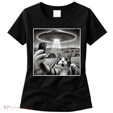 Funny Cat Selfie With Alien UFO Cat Women's T-Shirt
