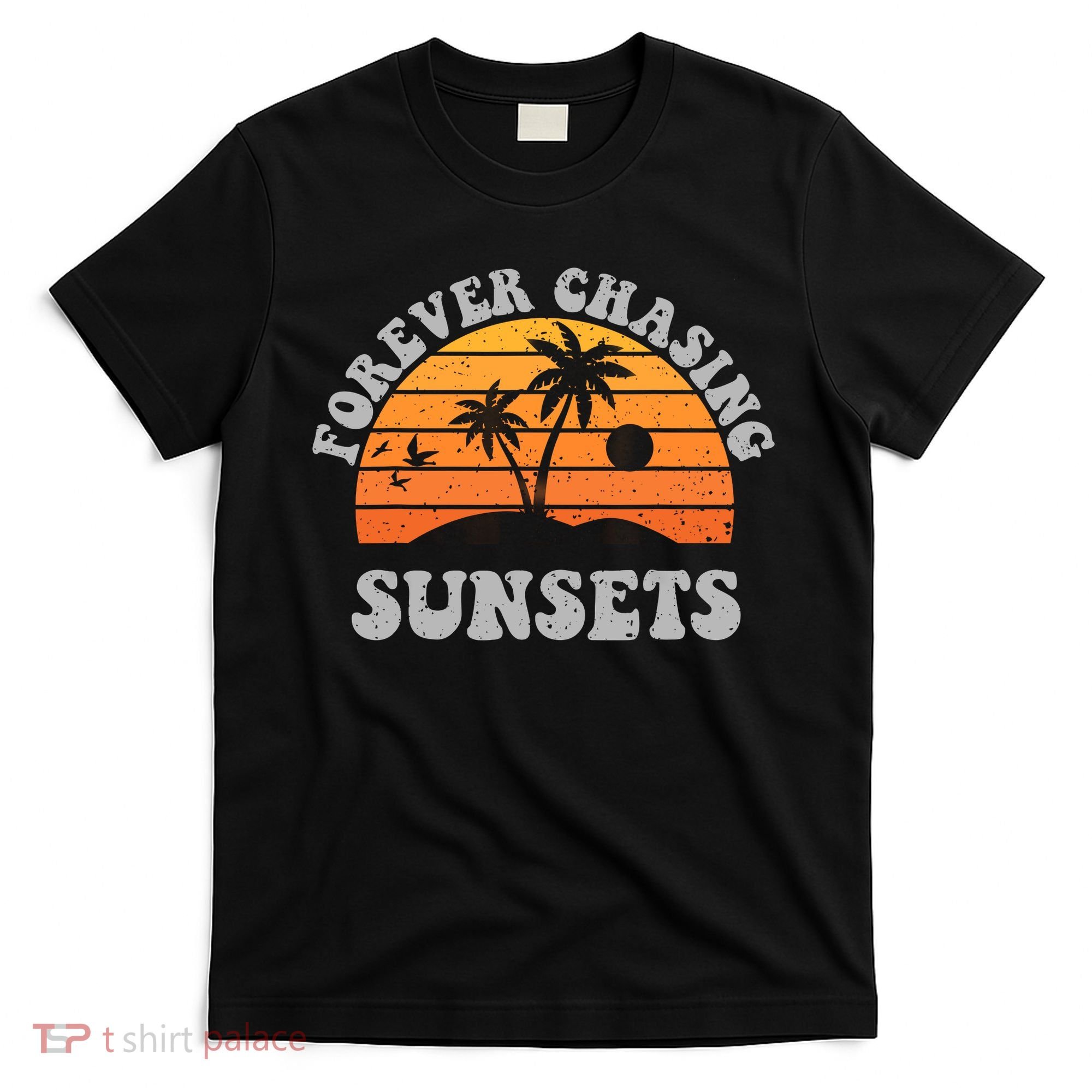 Forever Chasing Sunsets Funny Retro Sunset Photographer Men T-Shirt