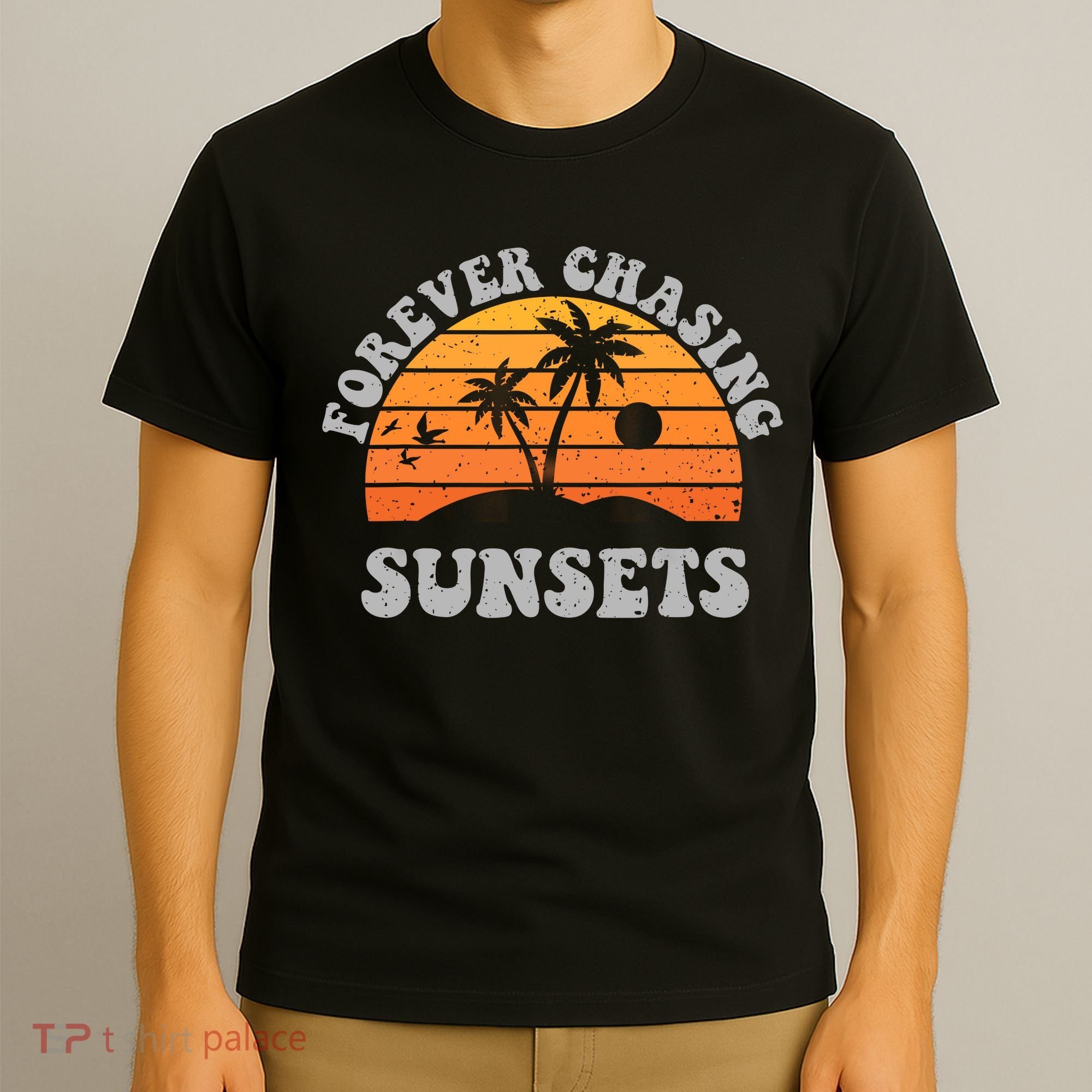 Forever Chasing Sunsets Funny Retro Sunset Photographer Men T-Shirt
