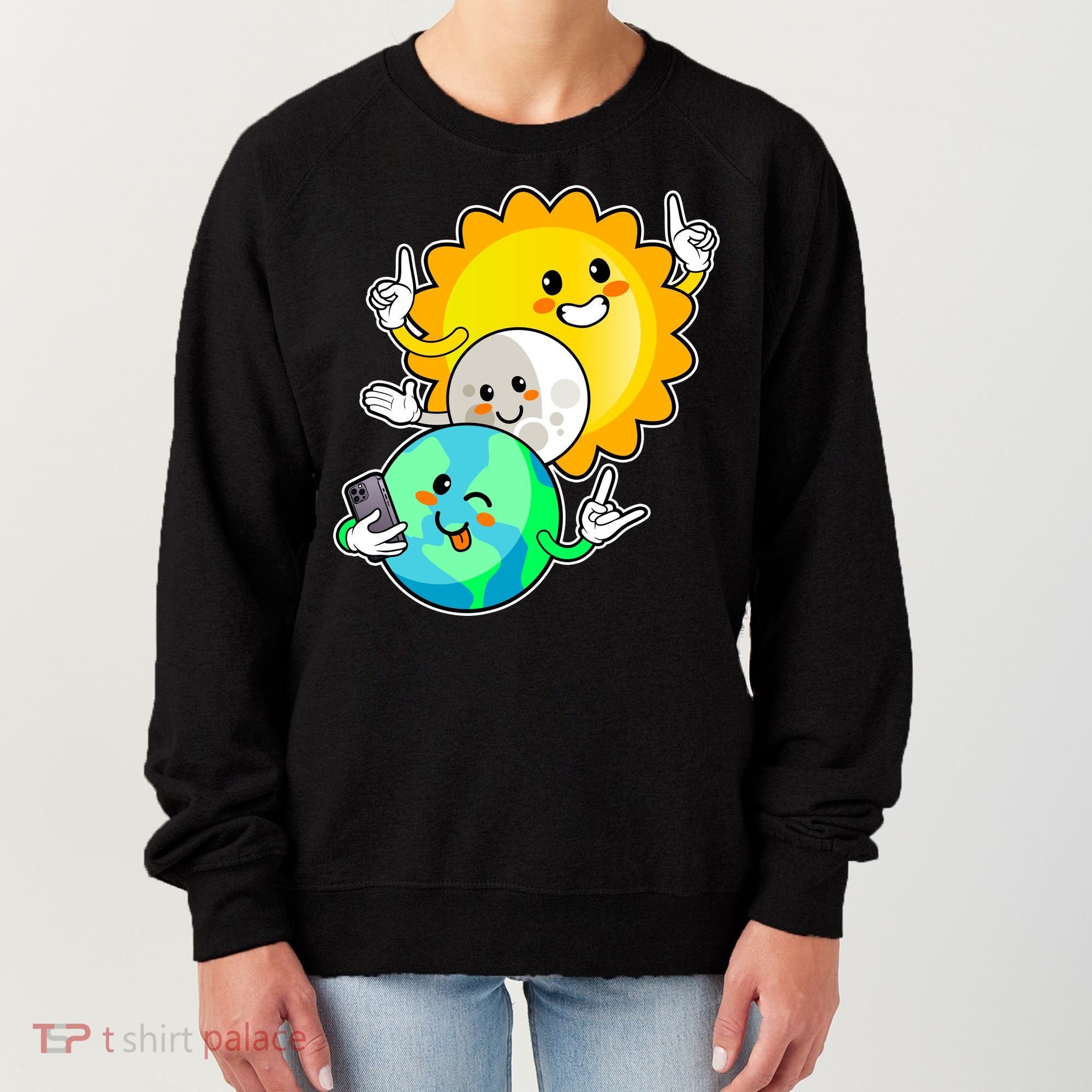 Funny Cute Total Solar Eclipse Earth Moon Sun Selfie Women's Sweatshirt