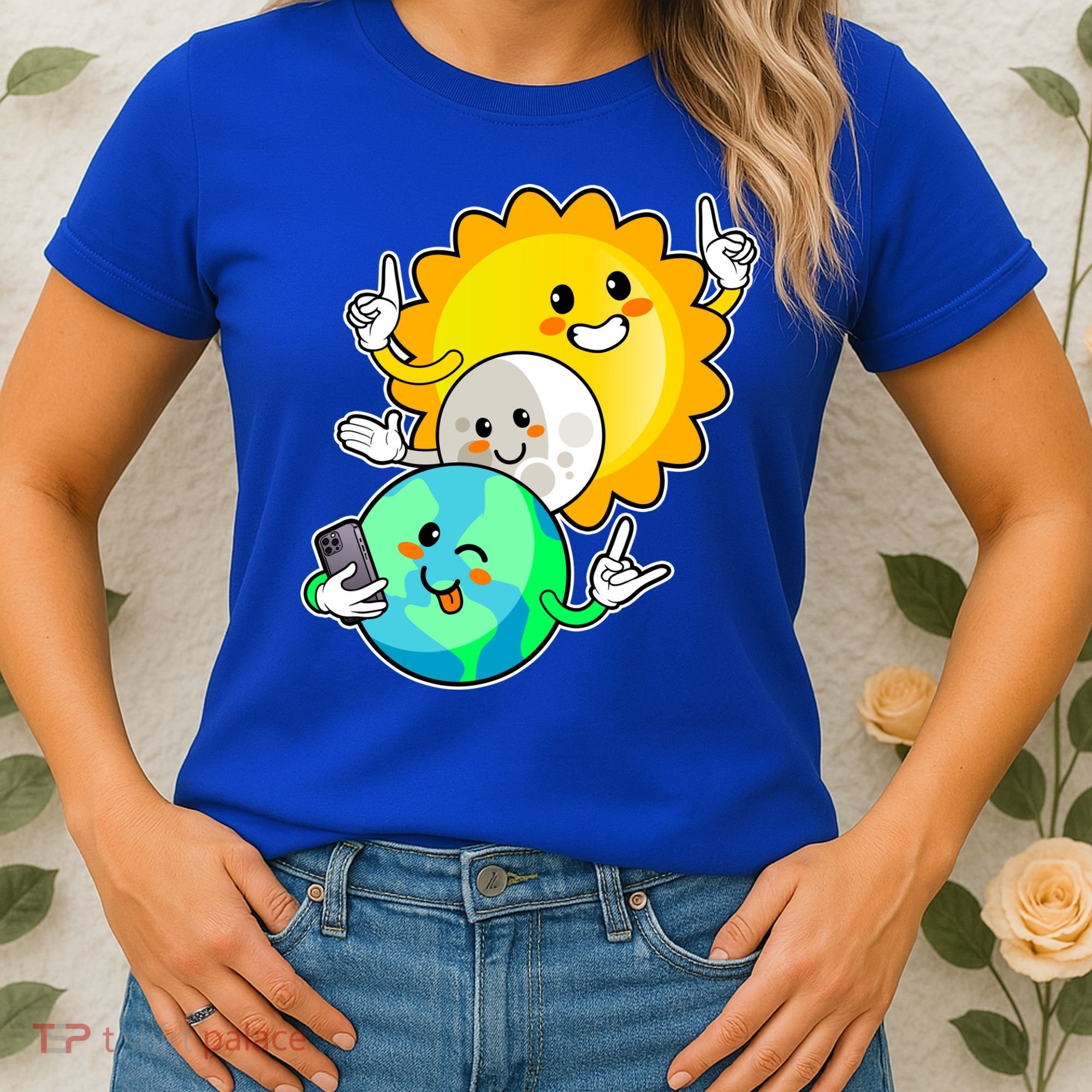 Funny Cute Total Solar Eclipse Earth Moon Sun Selfie Women's T-Shirt