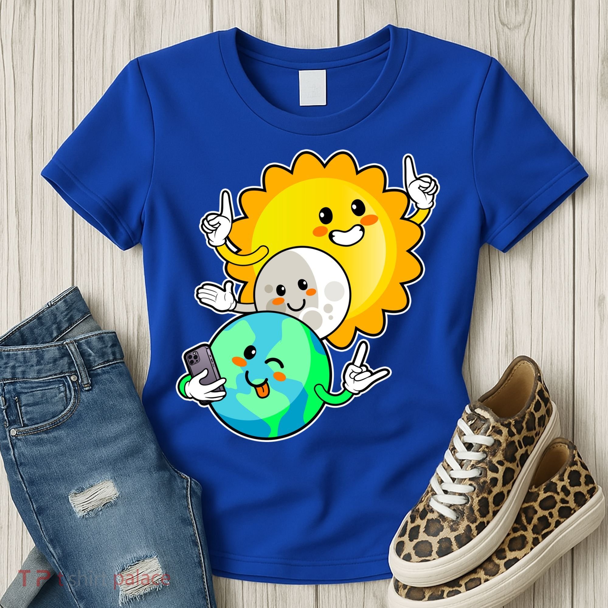 Funny Cute Total Solar Eclipse Earth Moon Sun Selfie Women's T-Shirt