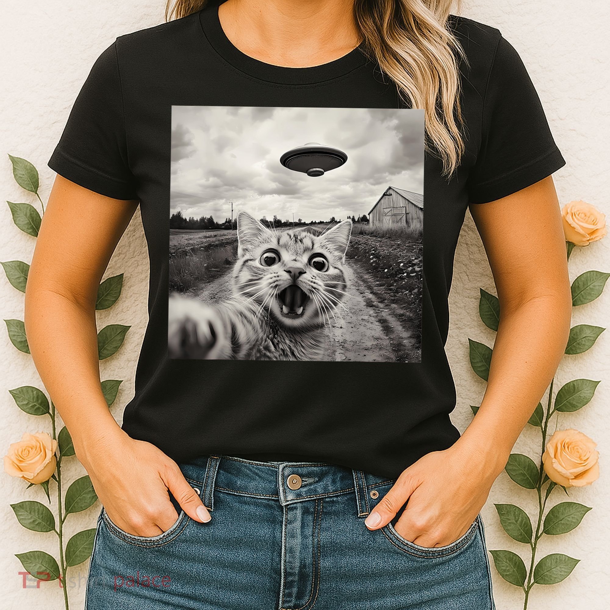 Funny Cat Ufo Alien Selfie Women's T-Shirt