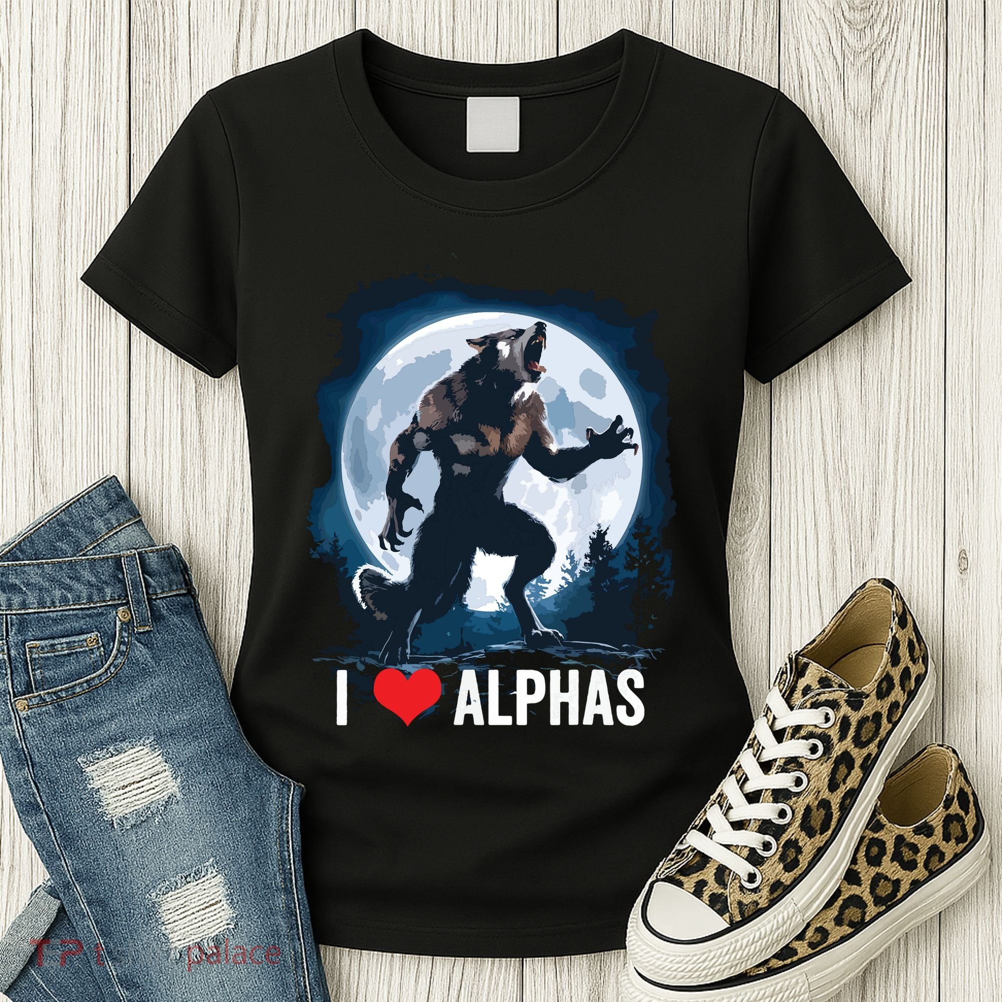 Funny Cringe Werewolf Wolf Meme I Heart Alphas I Love Alphas Women's T-Shirt