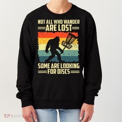 Funny Disc Golf Bigfoot For Disc Golf Players Women's Sweatshirt