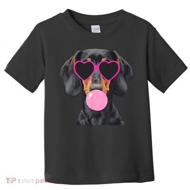 Funny Dachshund Wearing Glasses And Blowing Bubble Gum  Toddler T-Shirt