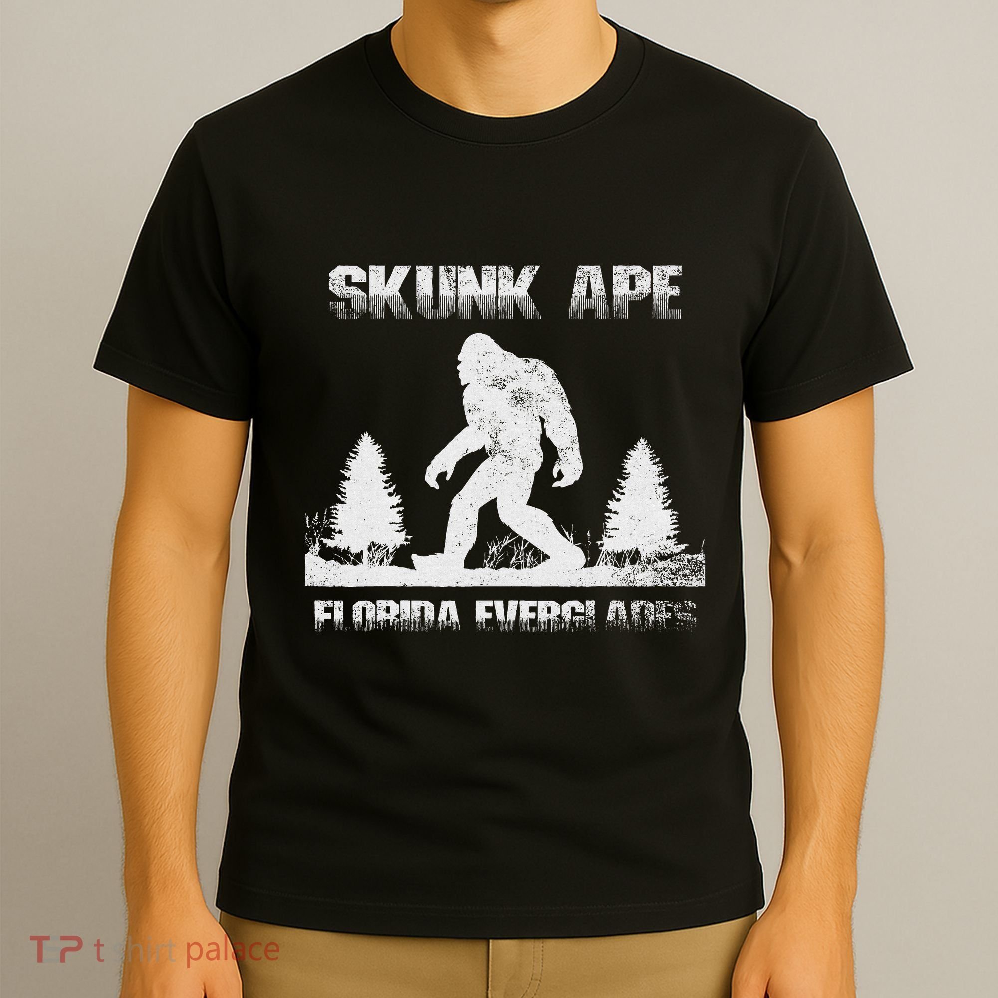 Florida Everglades Skunk Ape Bigfoot Retro Vintage T-Shirt