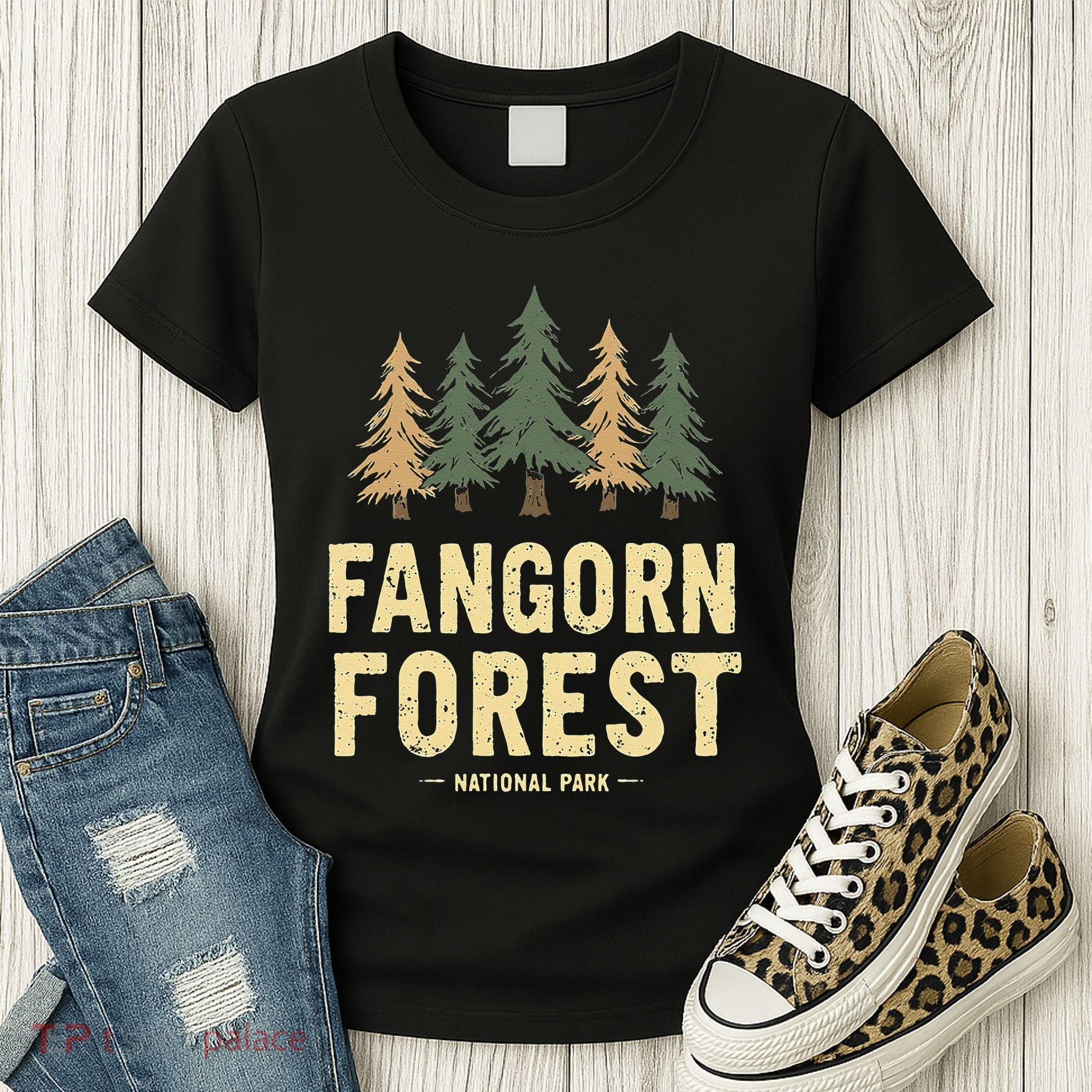 Fangorn Forest National Park Bookworms Saying Women's T-Shirt