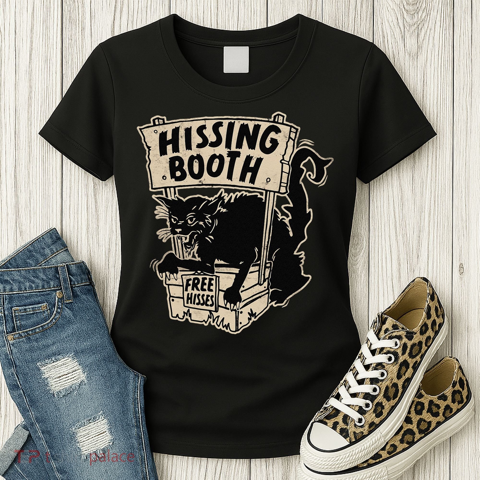 Funny Goth Black Cat Hissing Booth For Cat Moms & Cat Dads Women's T-Shirt