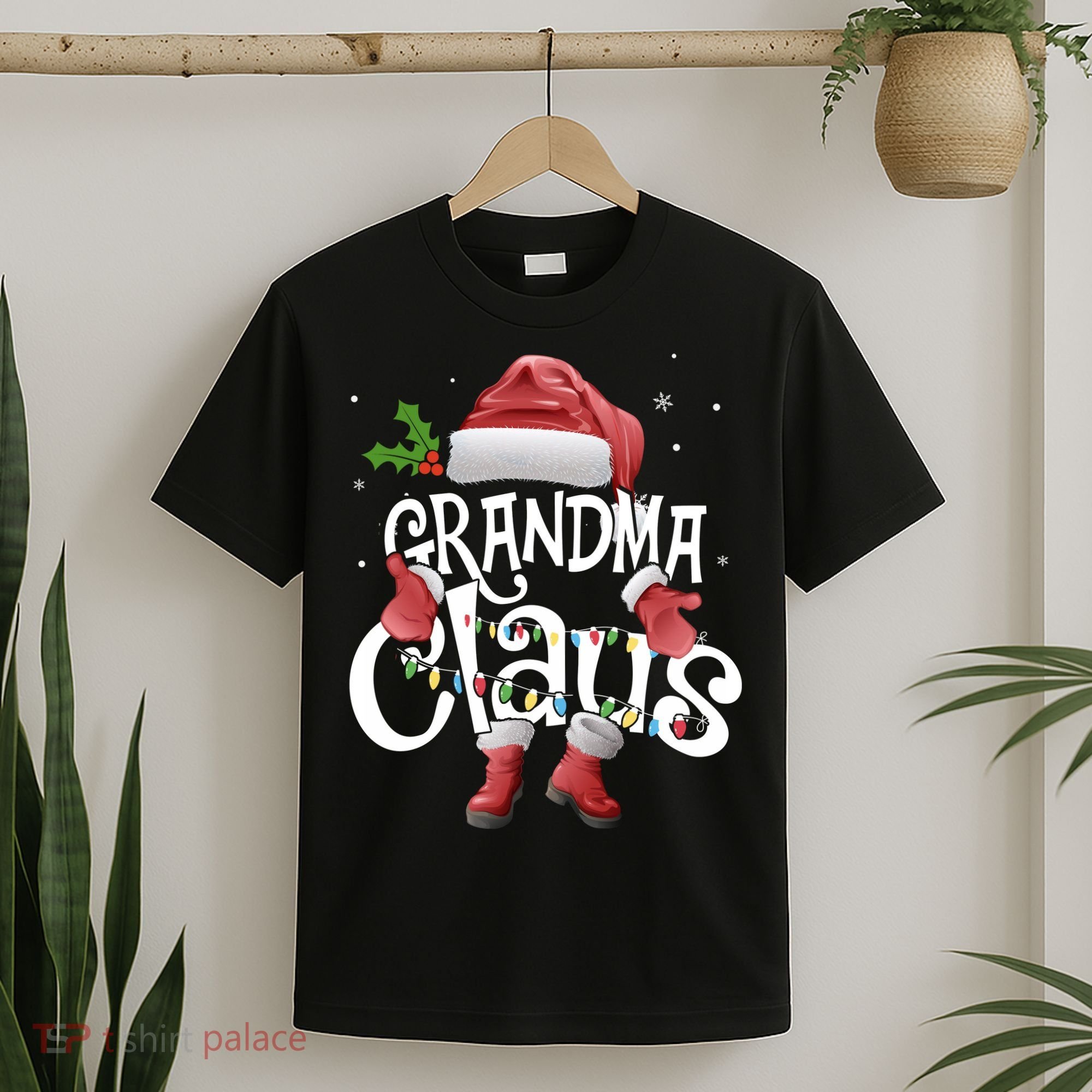 Funny Grandma Claus Christmas Pajamas Santa Hat Costume T-Shirt