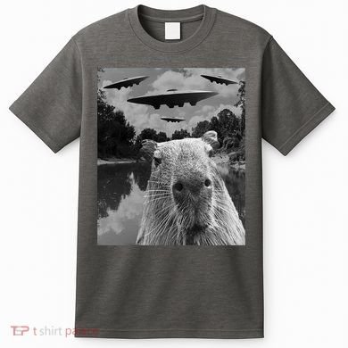 Funny Graphic Capybara Selfie With Ufos Weird T-Shirt