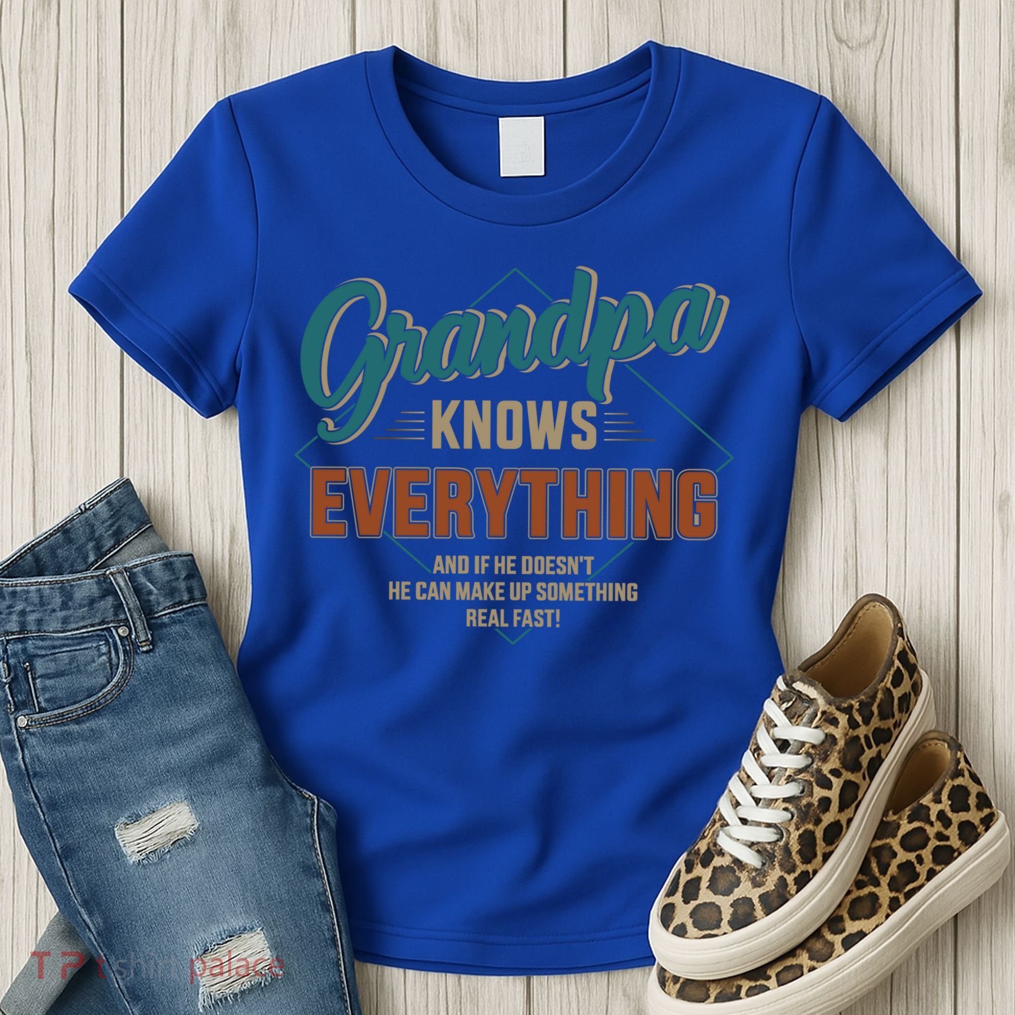 Funny Grandpa Knows Everything For Father's Day Gift Women's T-Shirt