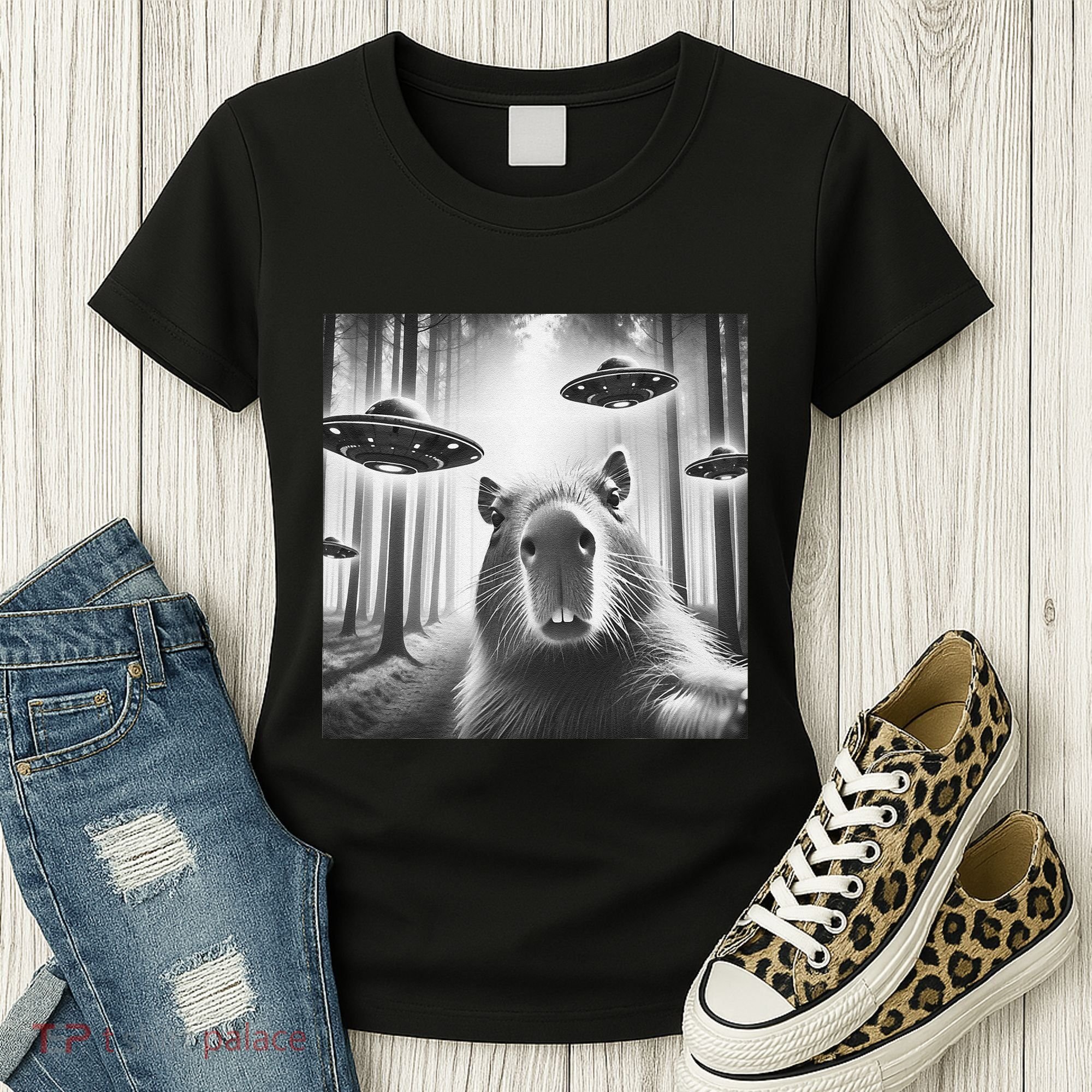 Funny Graphic Novelty Capybara Selfie With Ufo Weird Silly Women's T-Shirt