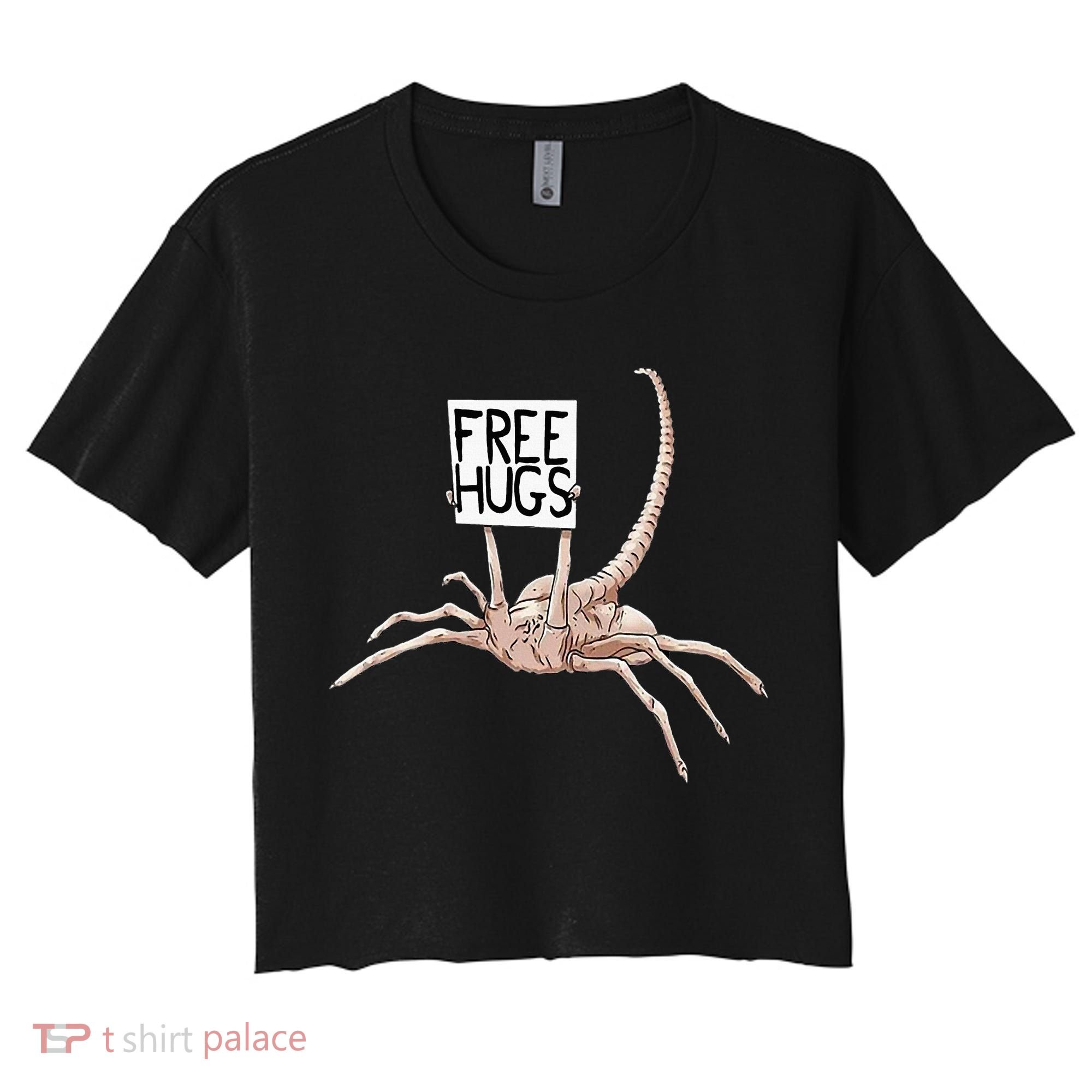 Free Hugs Alien Women's Crop Top Tee
