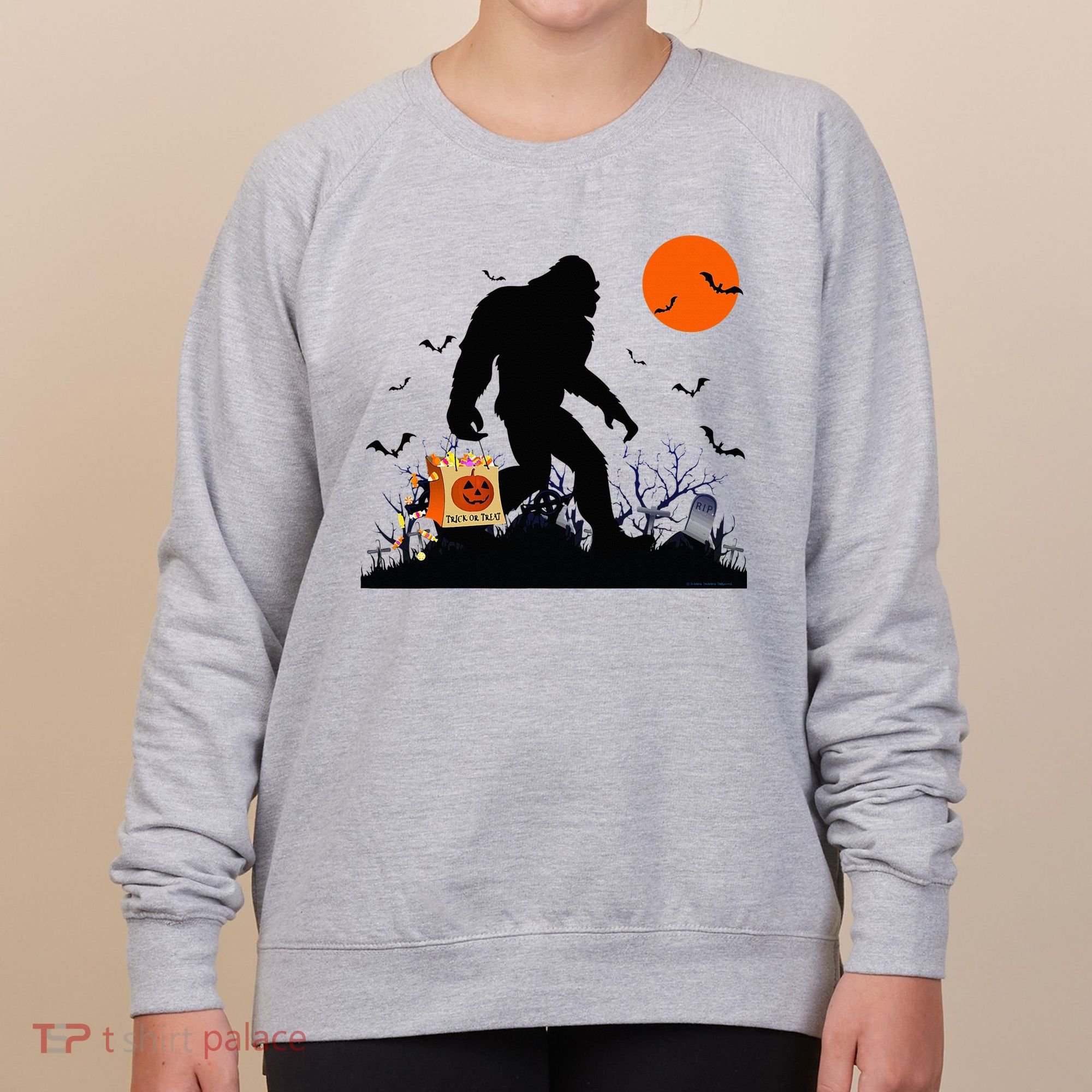 Funny Halloween Bigfoot Trick or Treating Bigfoot Women's Sweatshirt