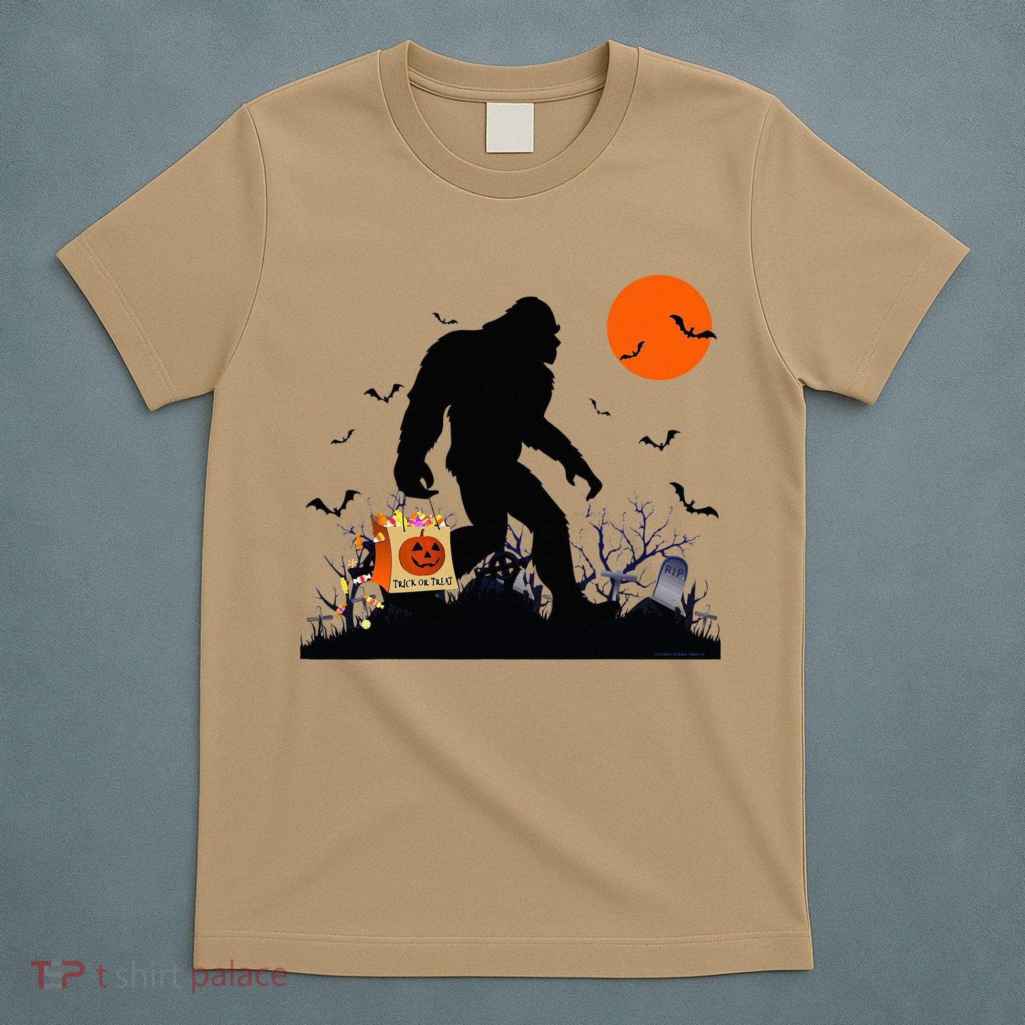 Funny Halloween Bigfoot Trick or Treating Bigfoot T-Shirt