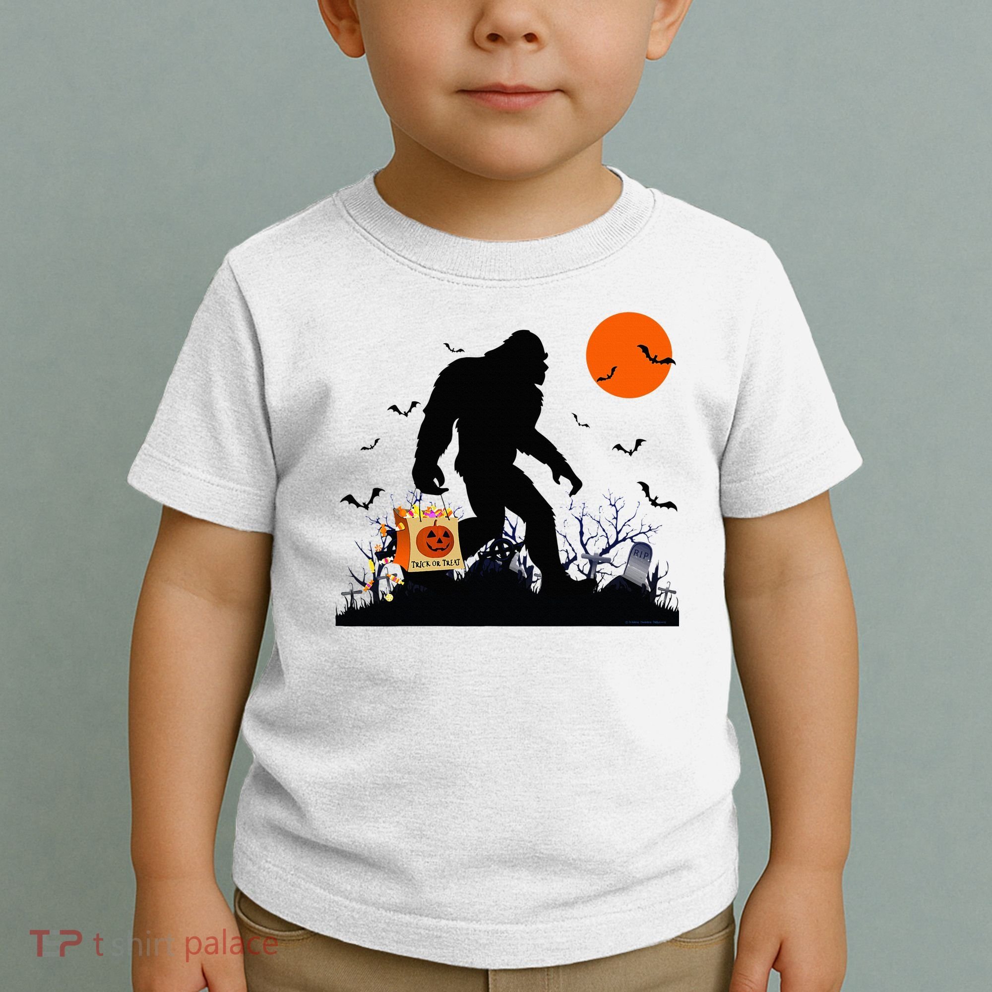 Funny Halloween Bigfoot Trick or Treating Bigfoot Toddler T-Shirt
