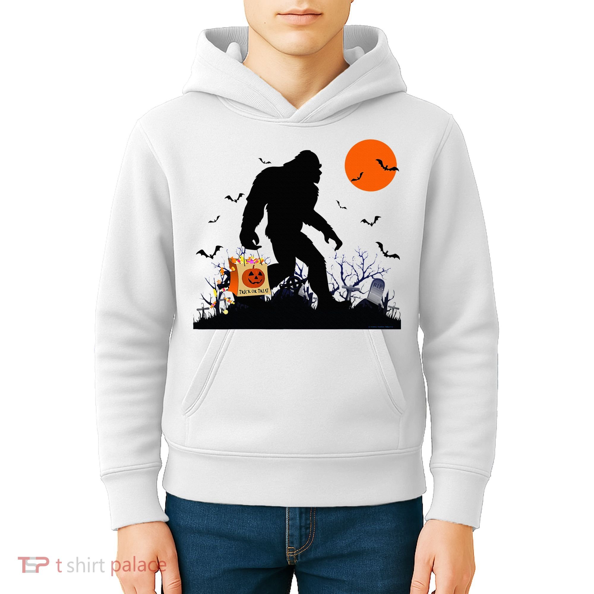 Funny Halloween Bigfoot Trick or Treating Bigfoot Kids Hoodie