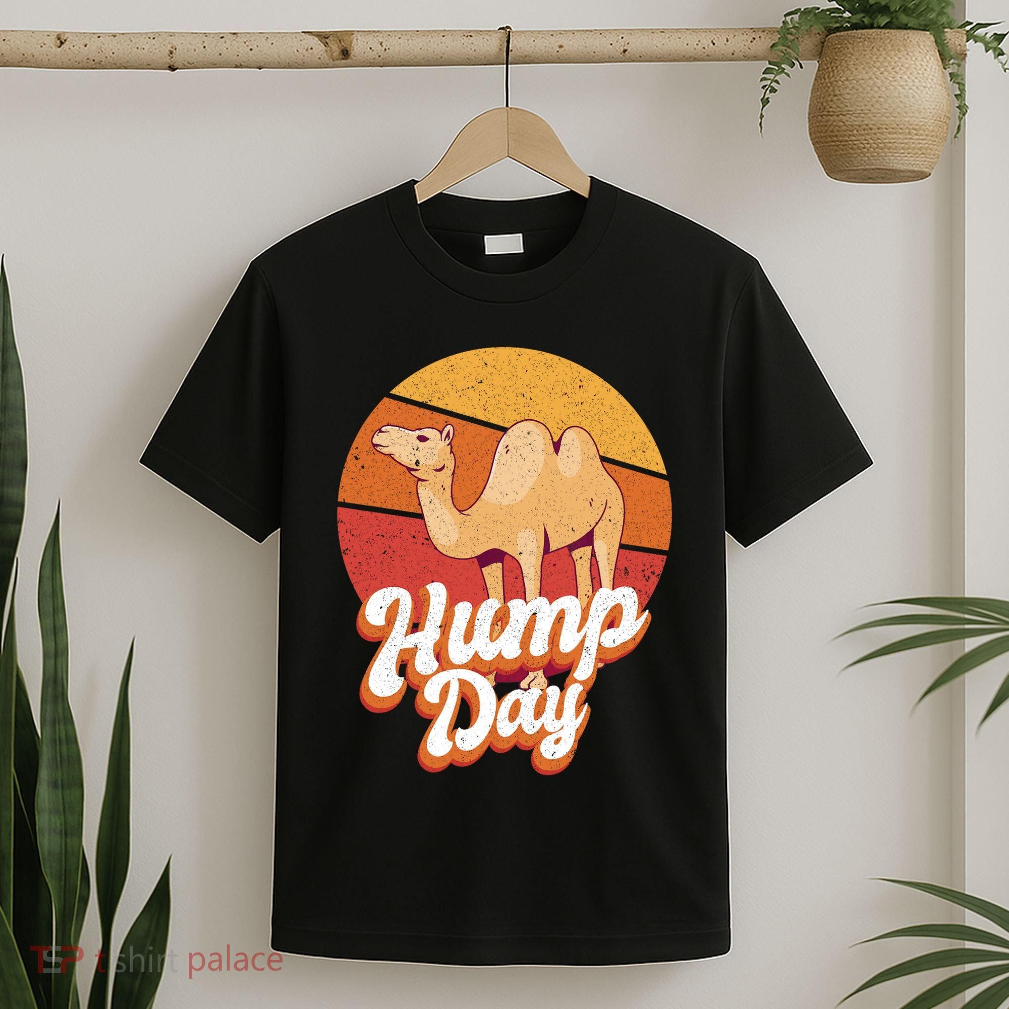 Funny Hump Day Camel Retro Vintage Camel Lovers T-Shirt