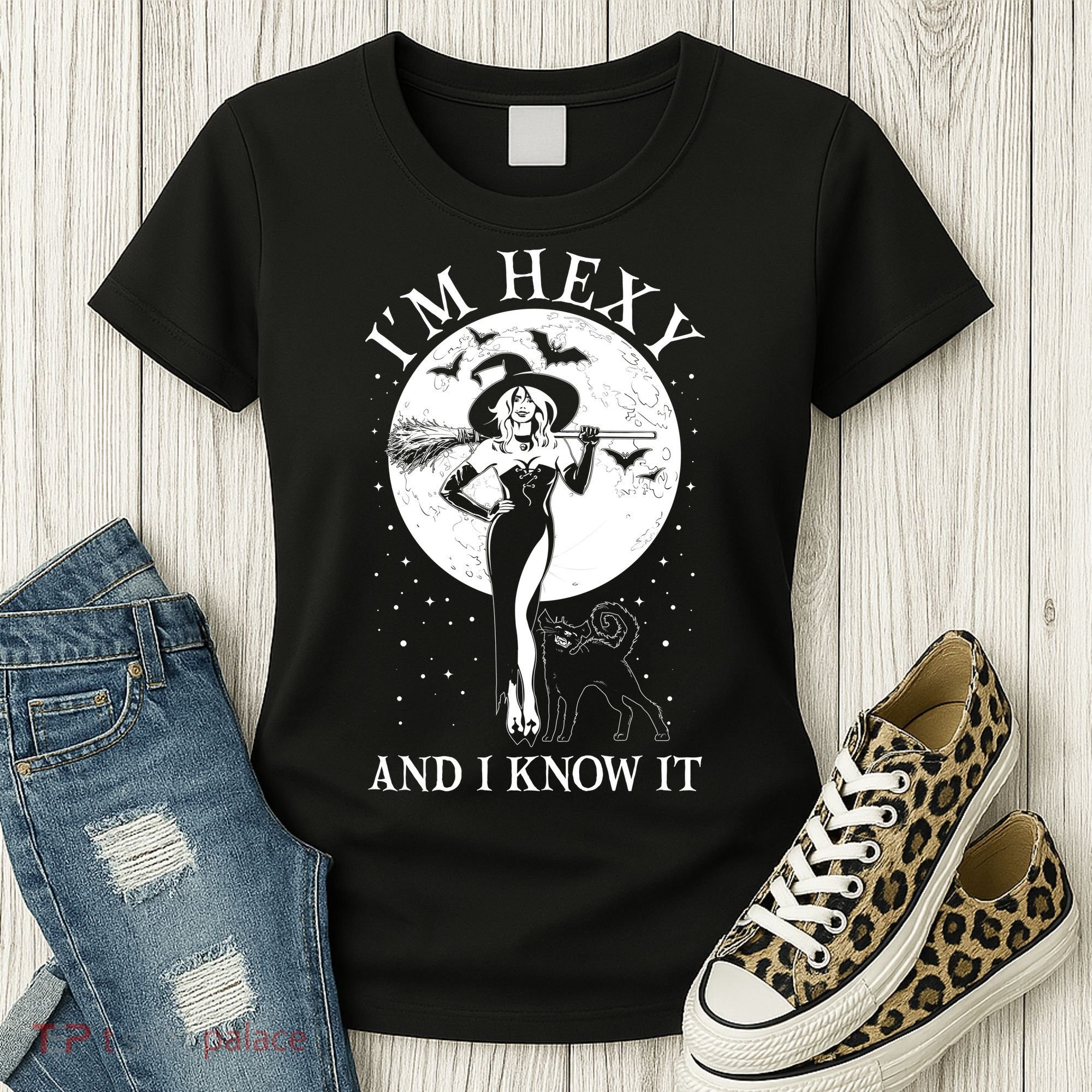 Funny Halloween I'm Hexy And I Know It Sexy Witch Women's T-Shirt