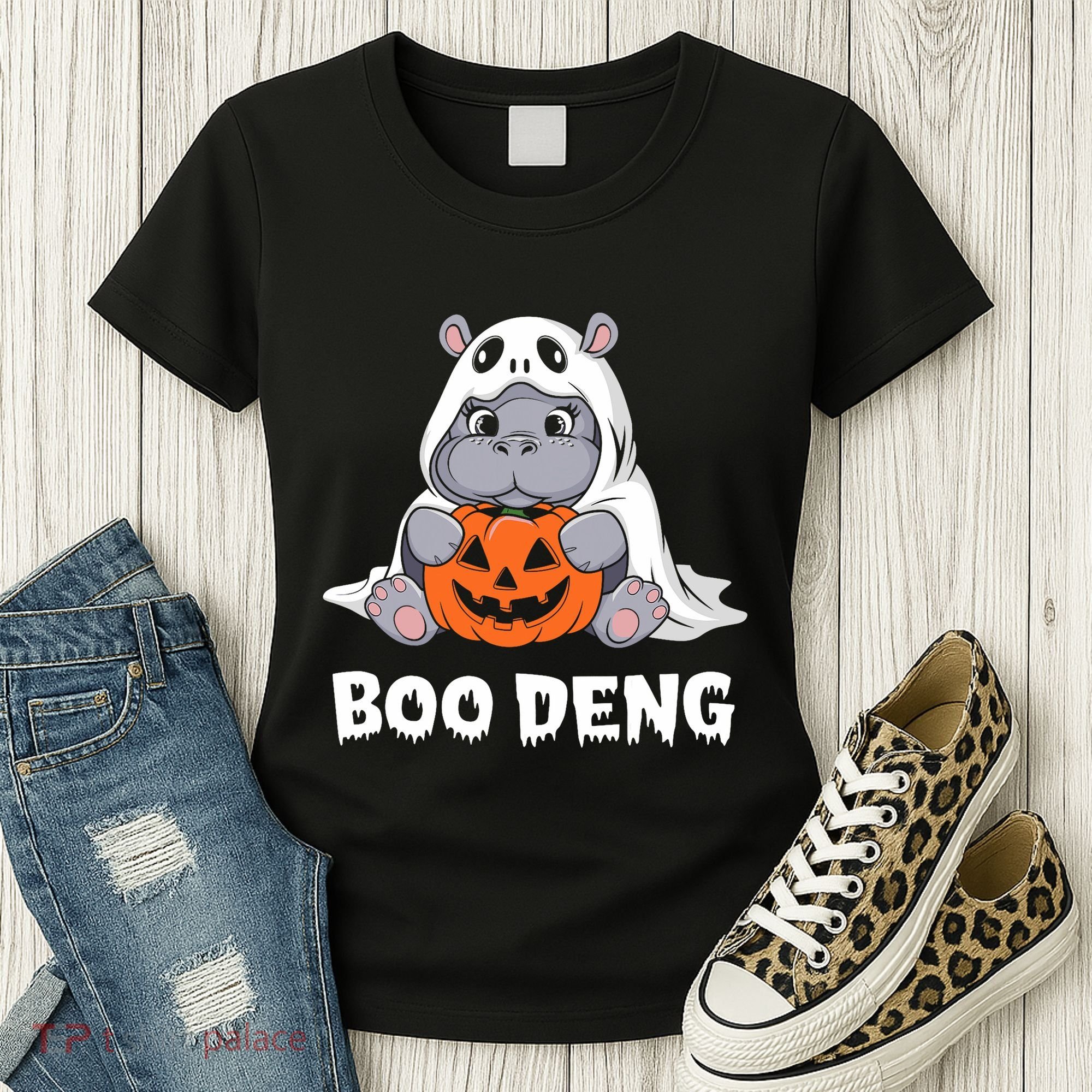 Funny Halloween Moo Deng Baby Hippo Boo Deng Ghost Costume Women's T-Shirt