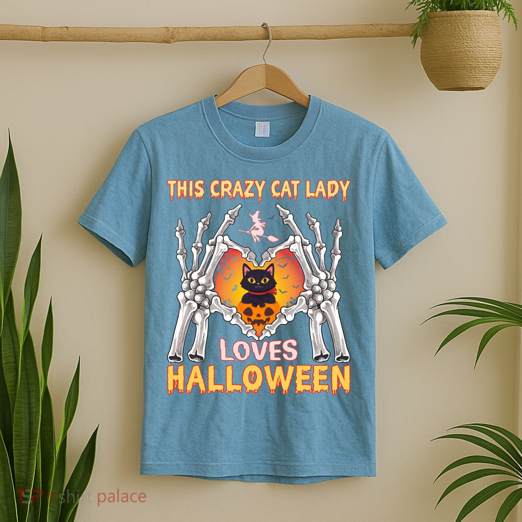 Funny Halloween This Crazy Cat Lady Loves Halloween T-Shirt