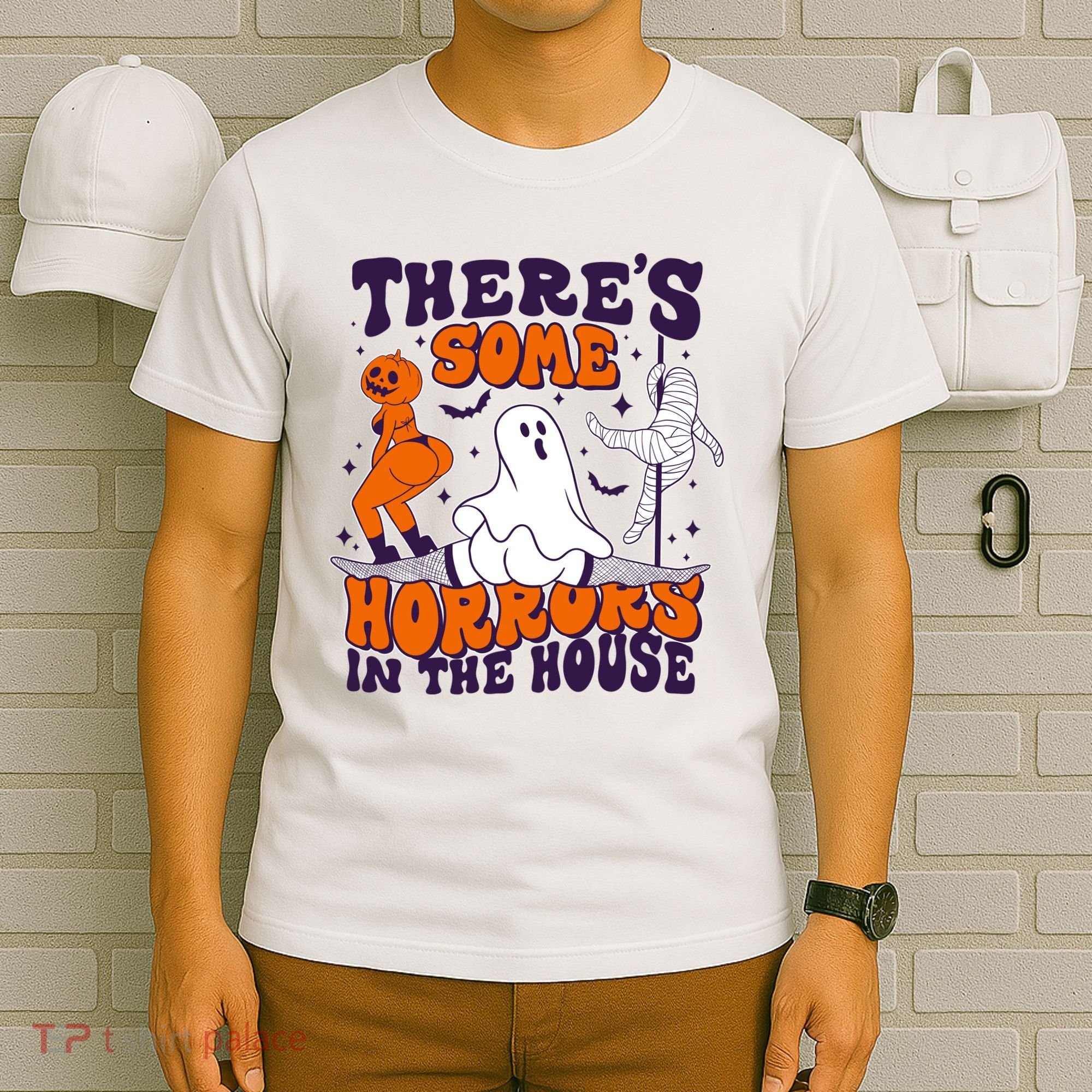 Funny Halloween Theres Some Horrors In The House T-Shirt