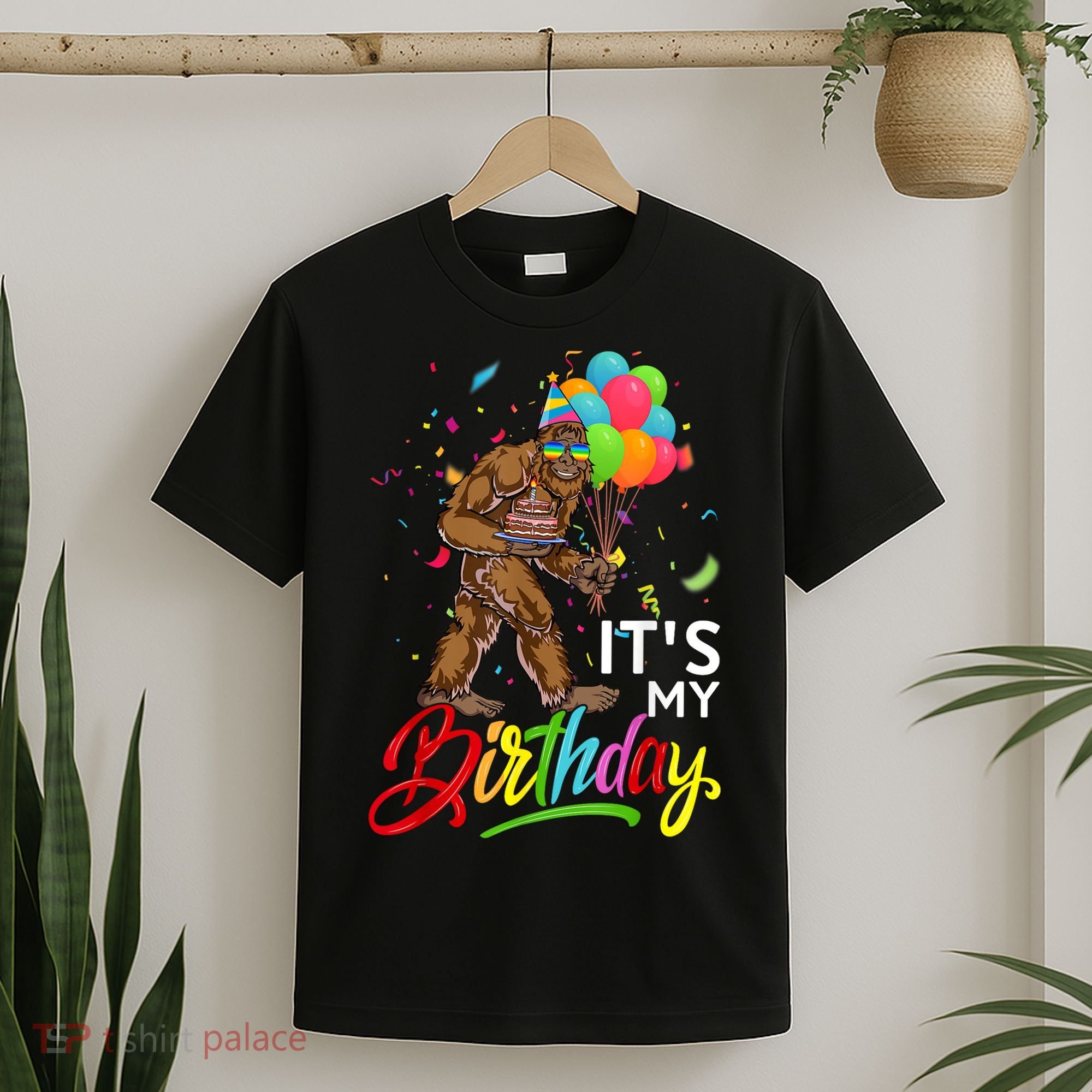 Funny ItS My Birthday Bigfoot Sasquatch Party Celebration T-Shirt