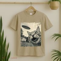 Funny Invasion Meme Vintage Alien Cat Ufo Selfie T-Shirt thumb 2