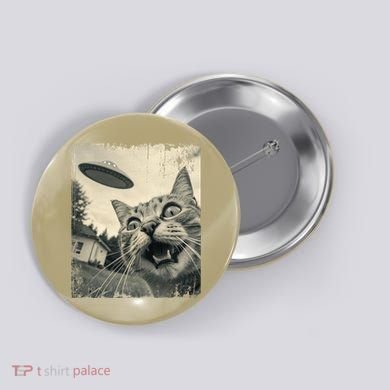 Funny Invasion Meme Vintage Alien Cat Ufo Selfie Button
