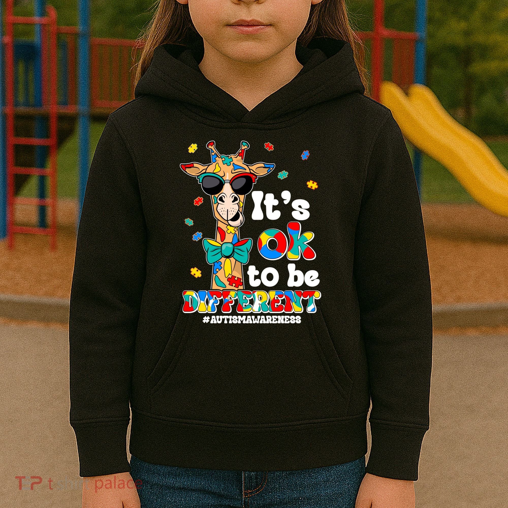 Funny ItS Ok To Be Different Autism Awareness Giraffe Kids Hoodie