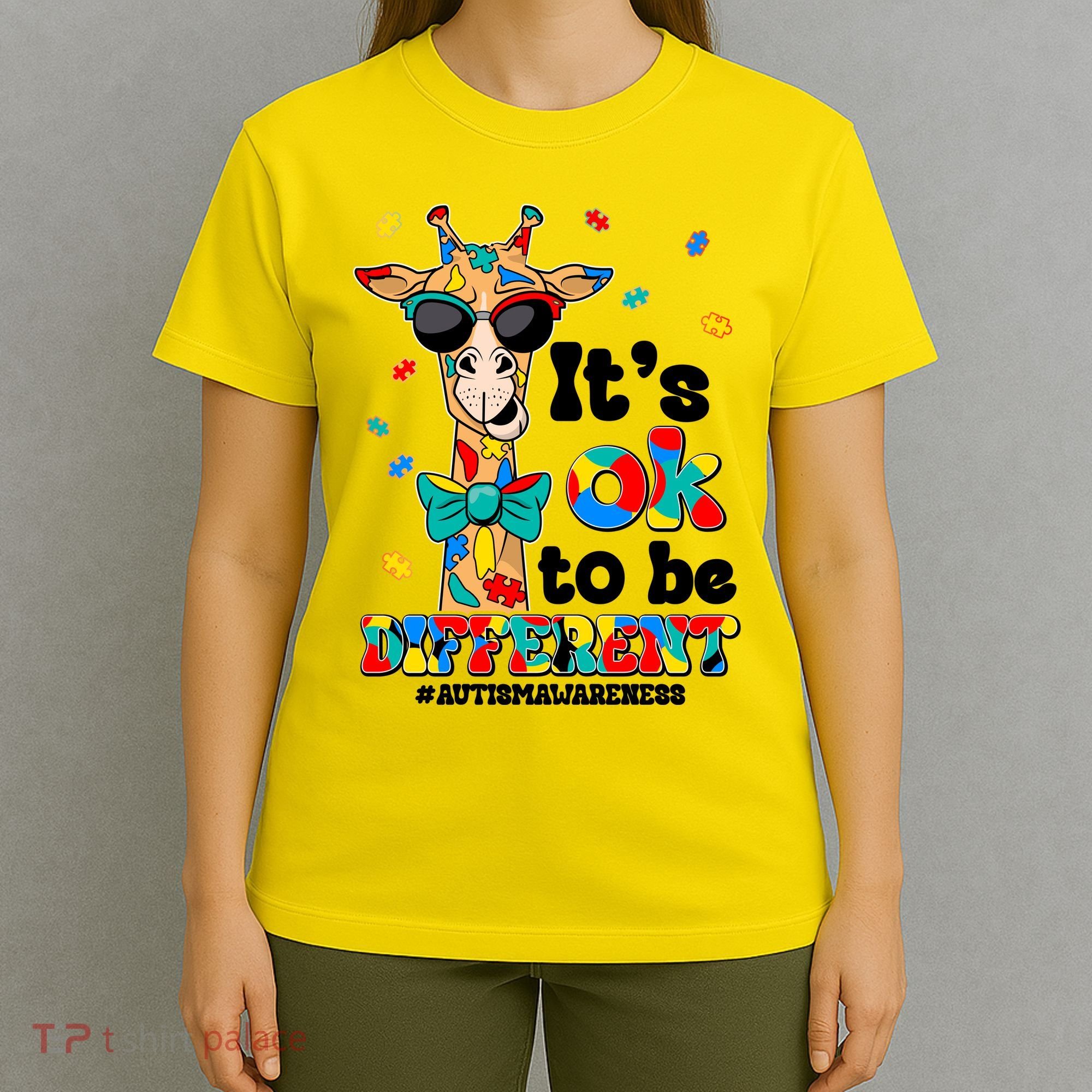 Funny ItS Ok To Be Different Autism Awareness Giraffe T-Shirt