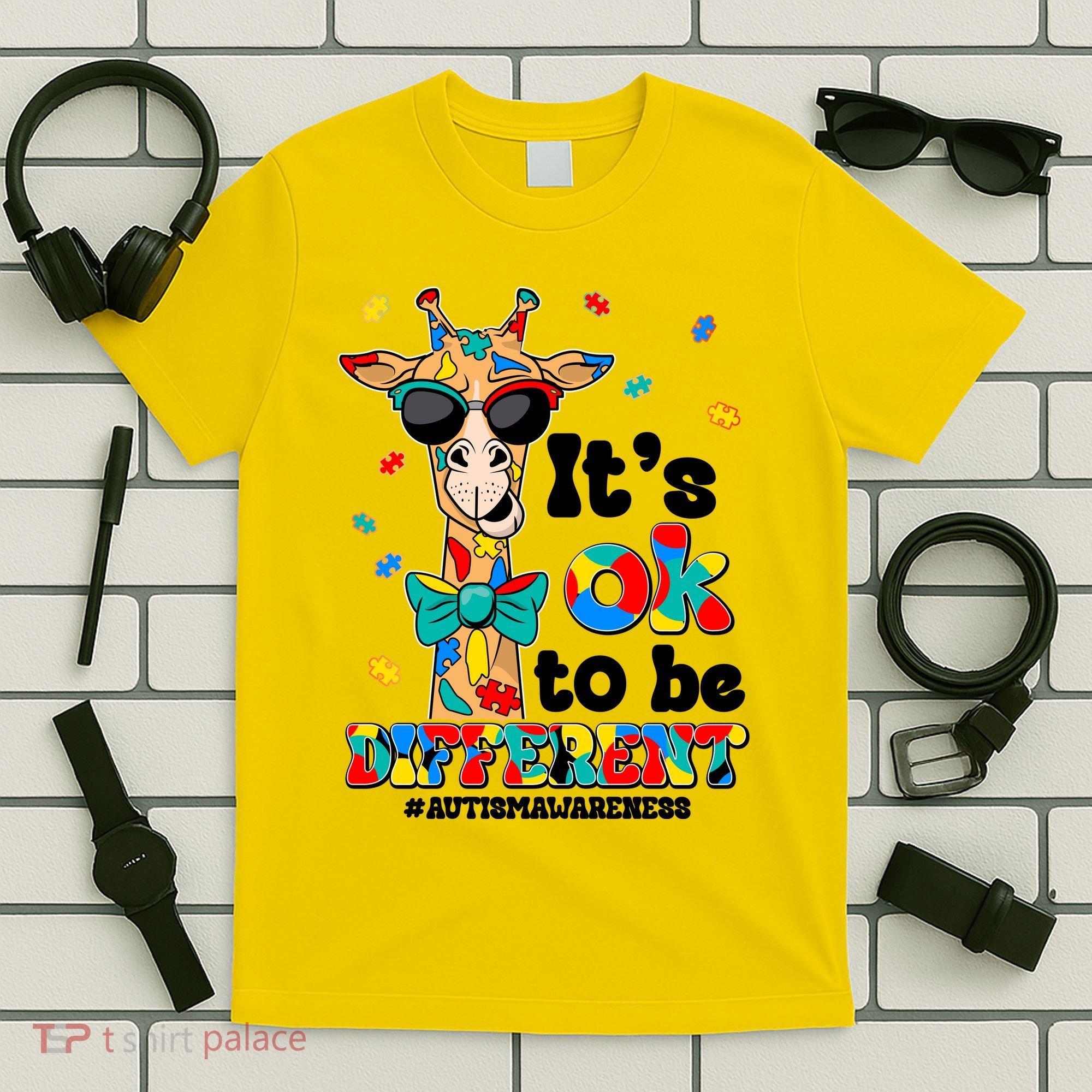 Funny ItS Ok To Be Different Autism Awareness Giraffe T-Shirt