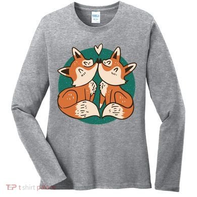 Foxes Kissing Cute Women's Long Sleeve Shirt