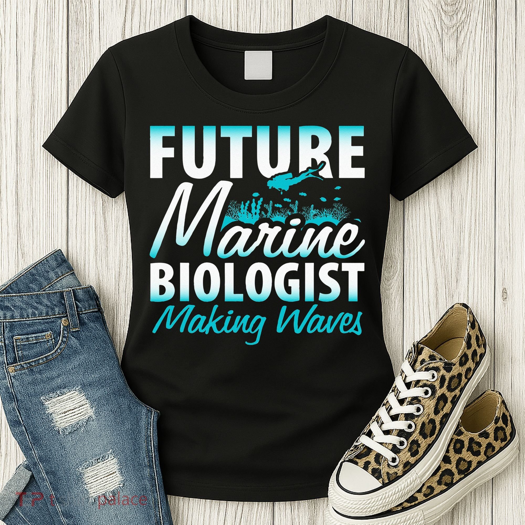 FUTURE MARINE BIOLOGIST MAKING WAVES Graduation Gift Women's T-Shirt