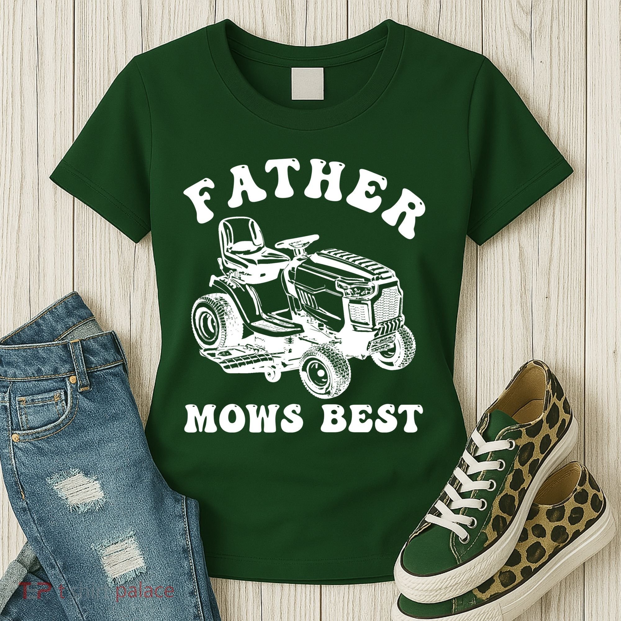 Father Mows Best Lawn Care Dad Mowing Gardener Fathers Day Women's T-Shirt
