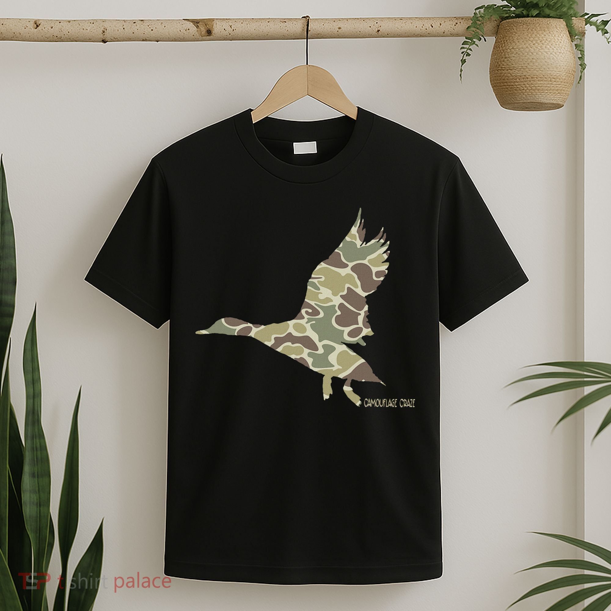 Flying Mallard Duck Camouflage Camo Duck Hunting Camo Hunter T-Shirt