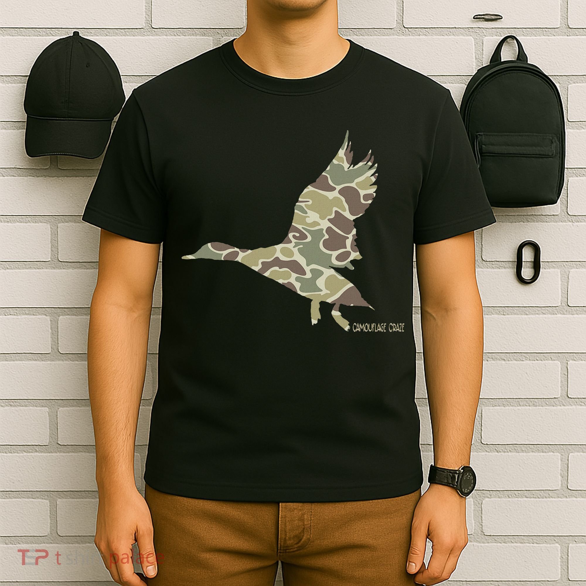 Flying Mallard Duck Camouflage Camo Duck Hunting Camo Hunter T-Shirt