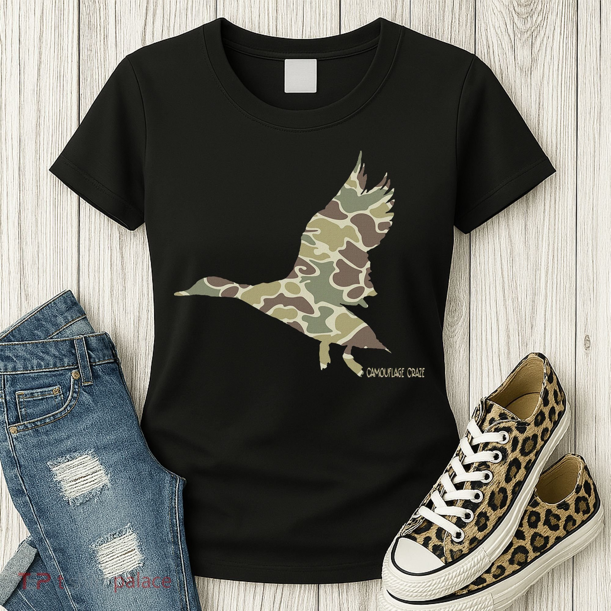 Flying Mallard Duck Camouflage Camo Duck Hunting Camo Hunter Women's T-Shirt