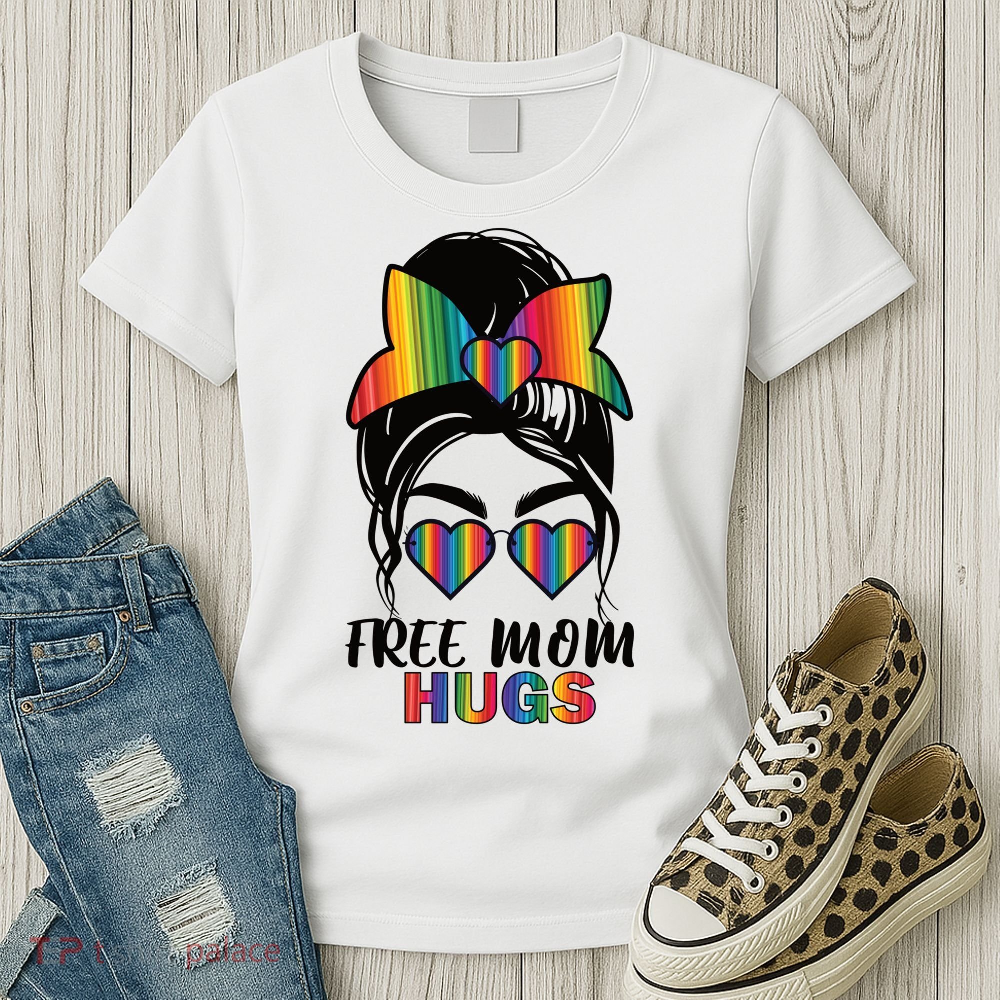 Free Mom Hugs Funny Gift Women's T-Shirt
