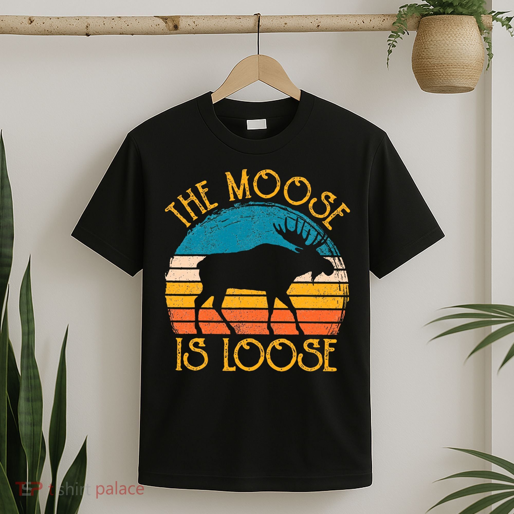 Funny Moose Is Loose Animal Apparel Cute Men Women Alaska T-Shirt