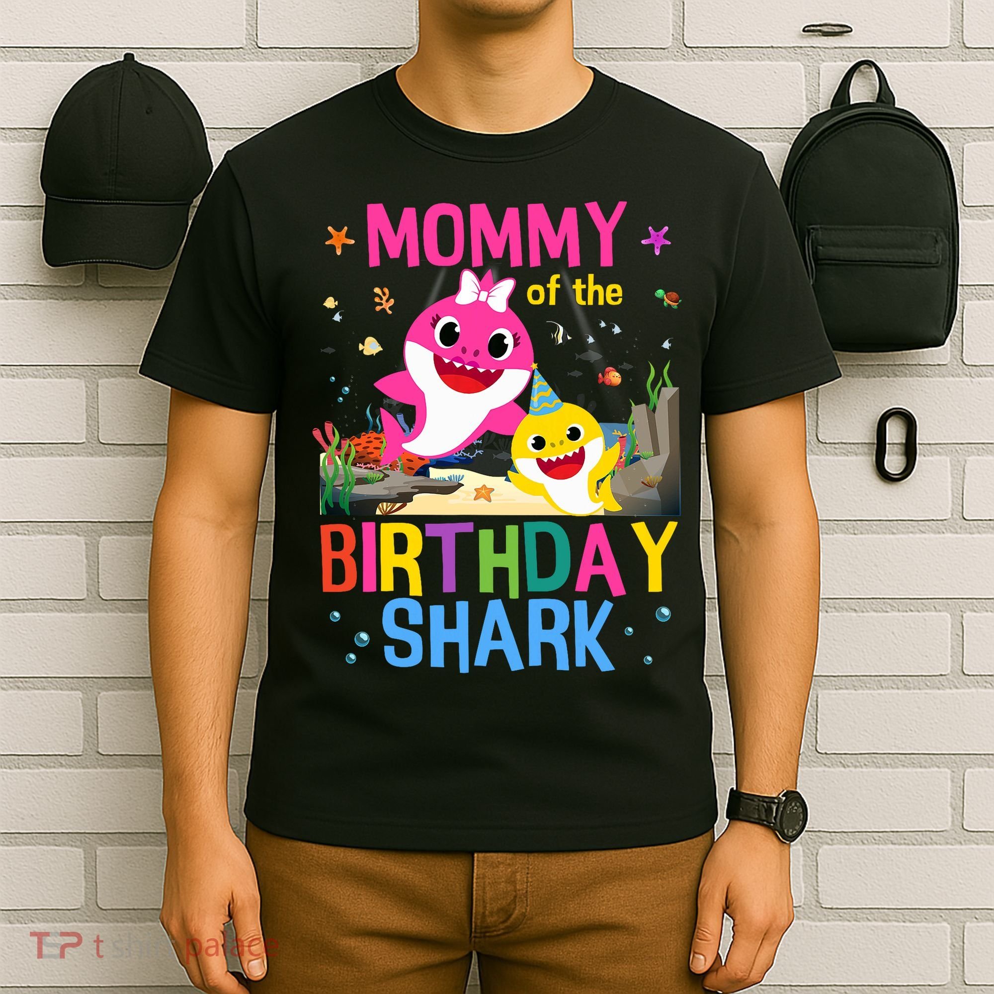 Funny Mommy Of The Birthday Family Shark  T-Shirt