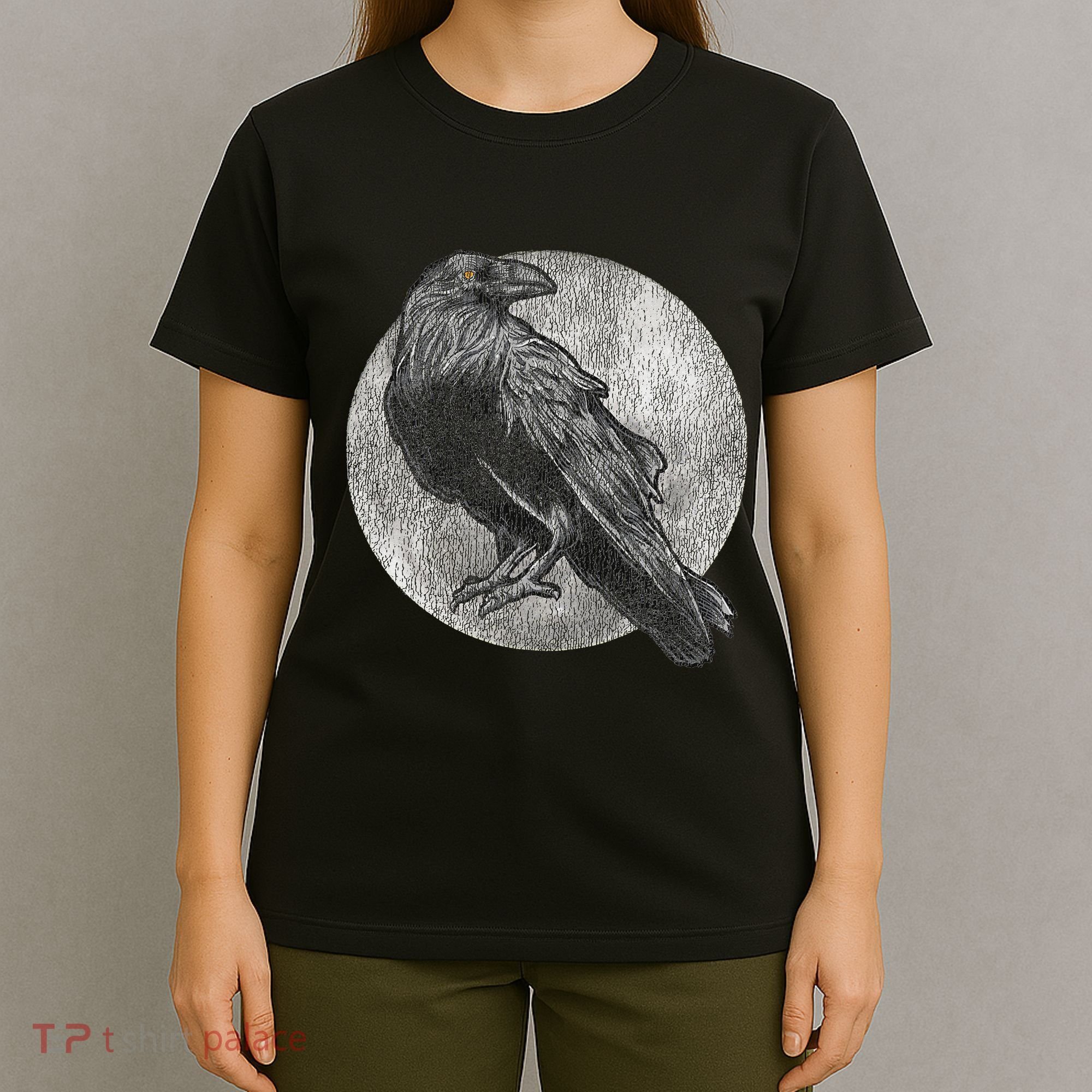 Full Moon Raven Bird Gift Scary Crow T-Shirt