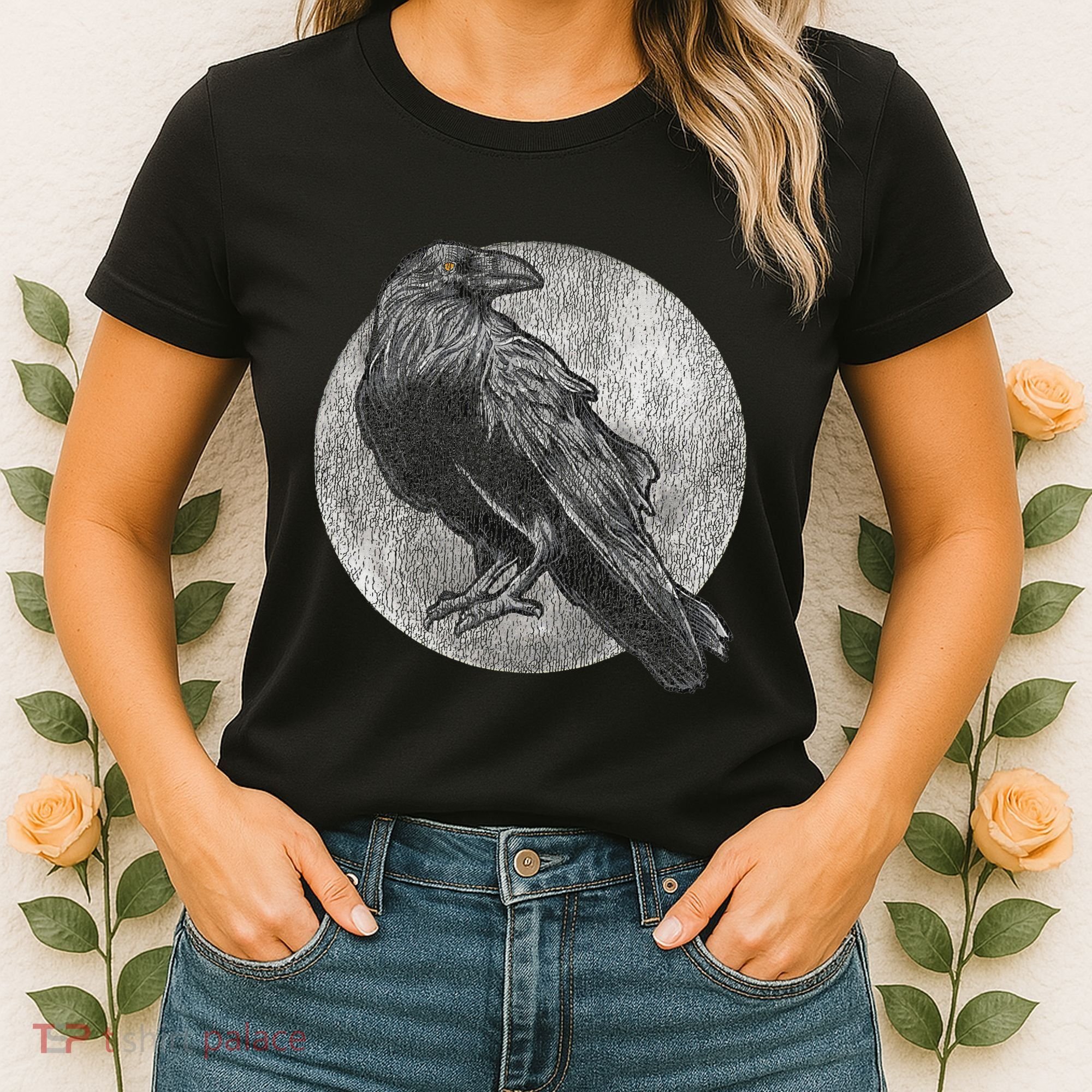 Full Moon Raven Bird Gift Scary Crow Women's T-Shirt