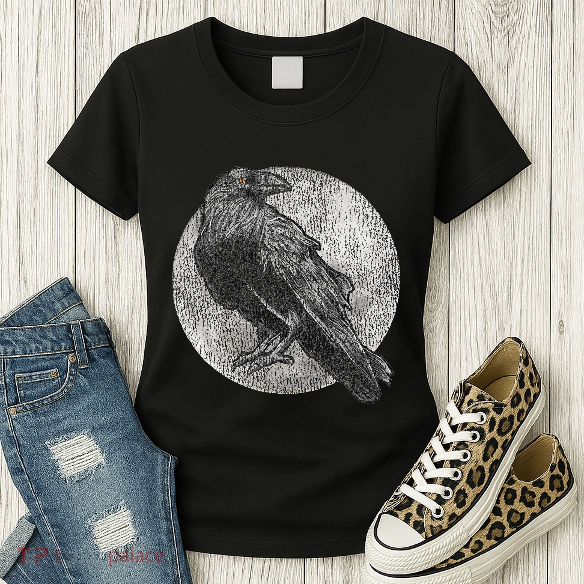 Full Moon Raven Bird Gift Scary Crow Women's T-Shirt