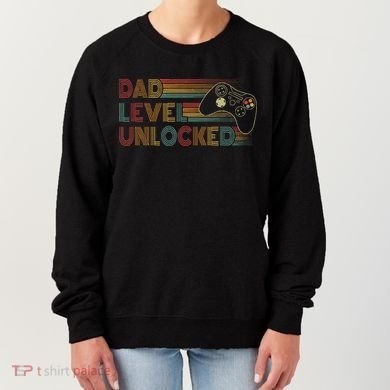 Funny New Dad Dad Level Unlocked Gaming Women's Sweatshirt