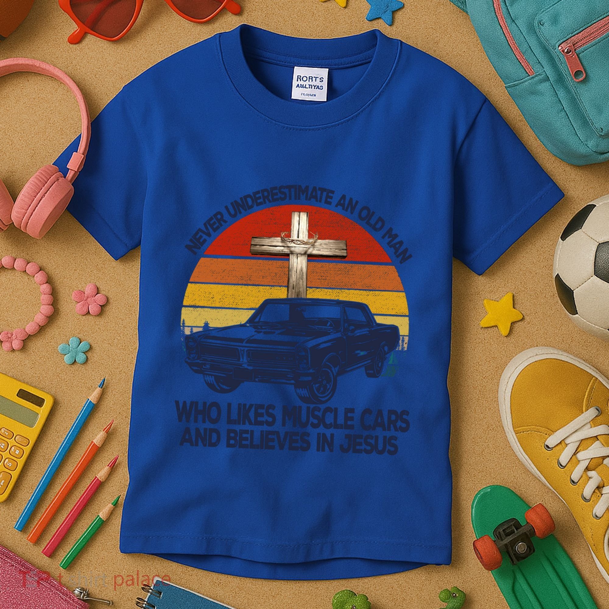 Funny Never Underestimate An Old Likes Muscle Car Outfit Gift Kids T-Shirt