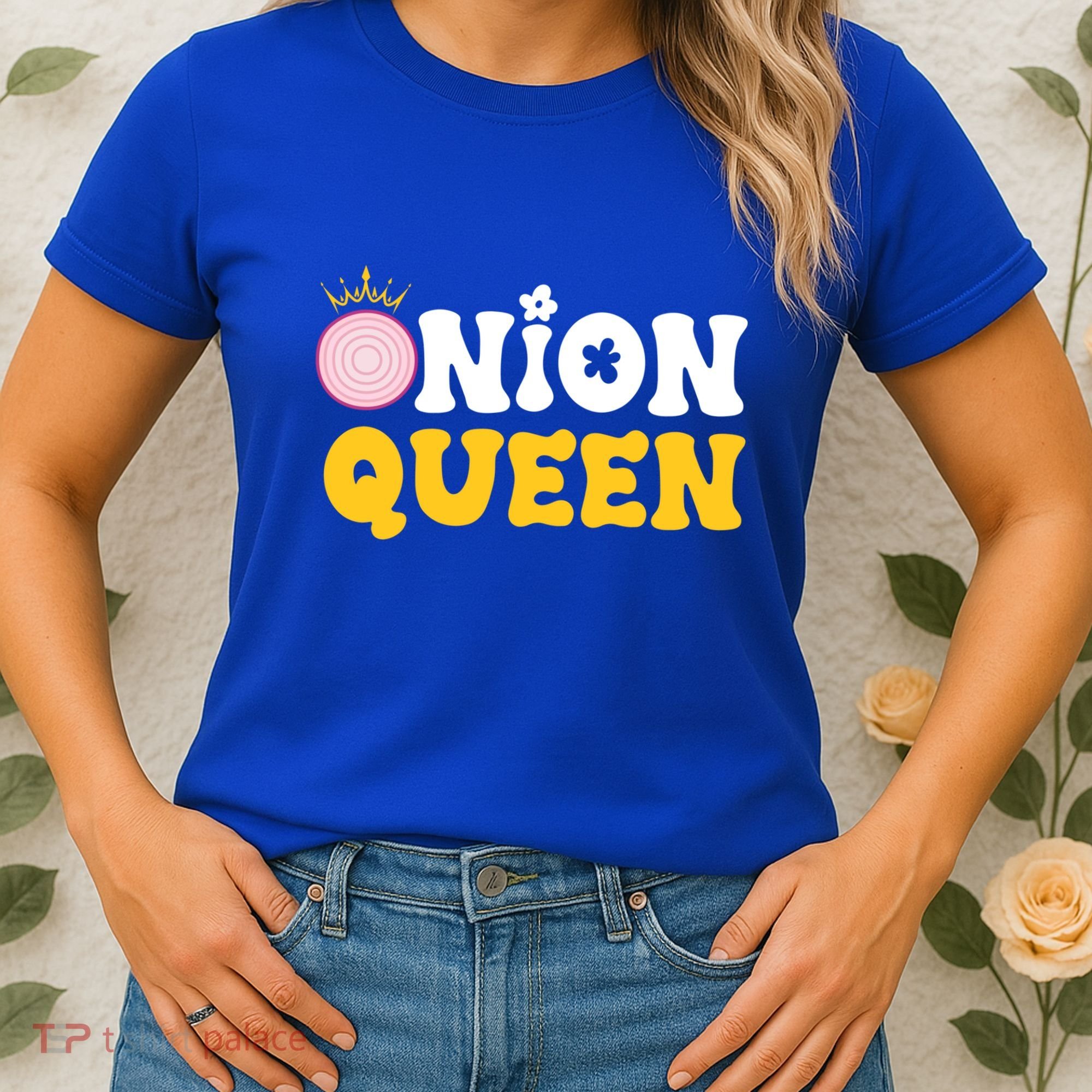 Funny Onion Queen Mom Fruit Vegetable Mother's Day Gardener Cool Gift Women's T-Shirt
