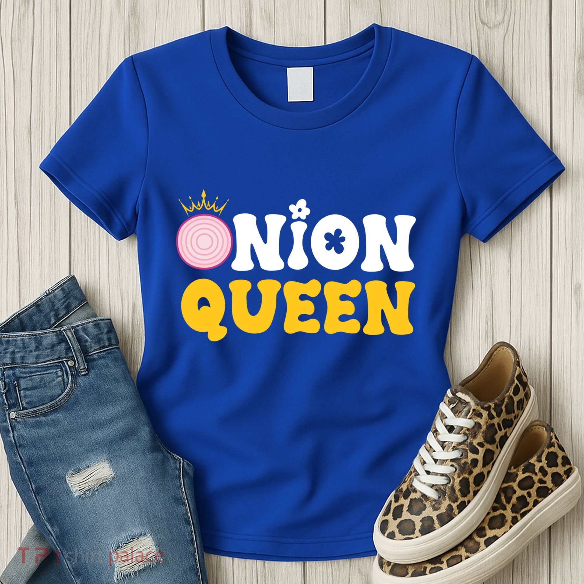 Funny Onion Queen Mom Fruit Vegetable Mother's Day Gardener Cool Gift Women's T-Shirt
