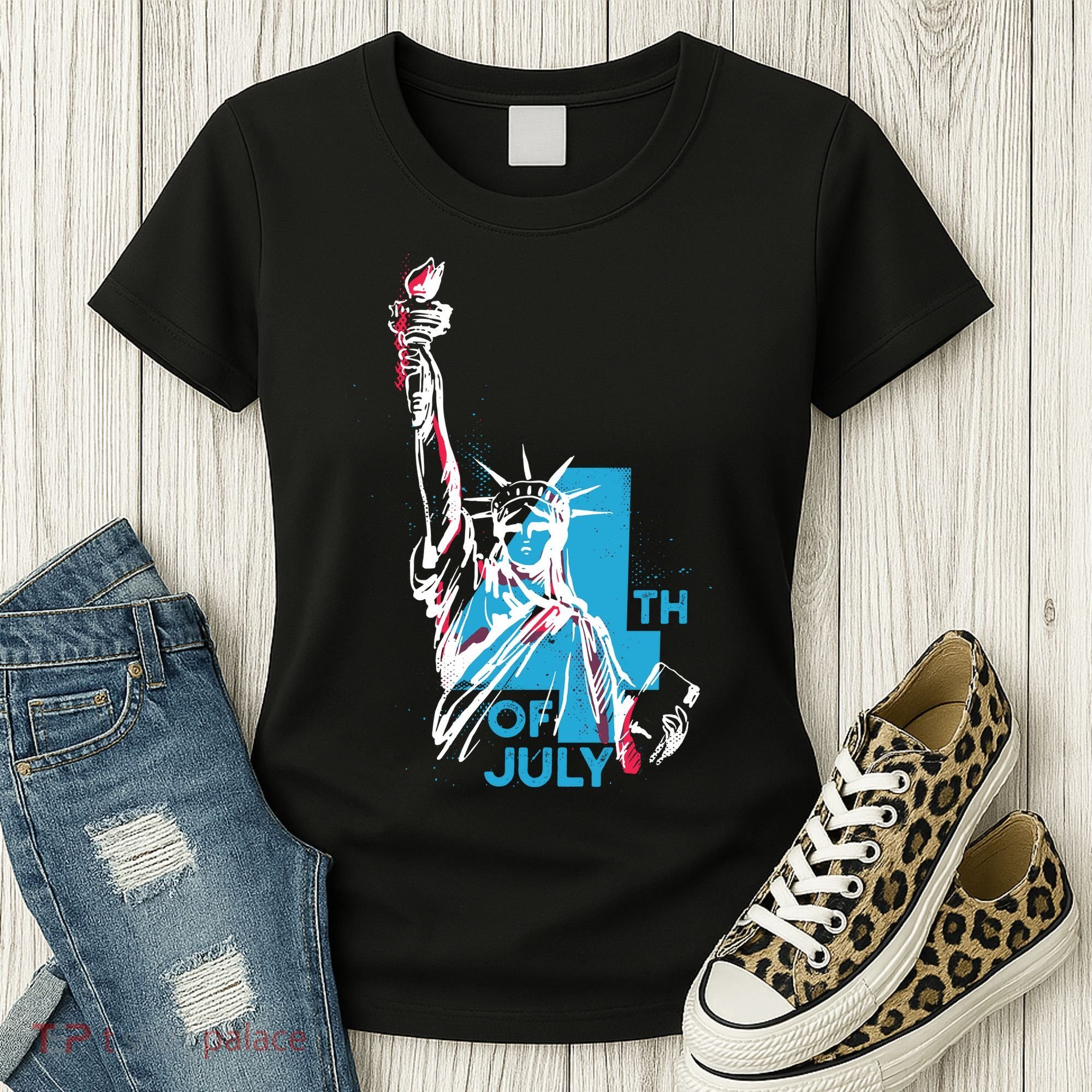 Fourth Of July Statue Of Liberty Women's T-Shirt